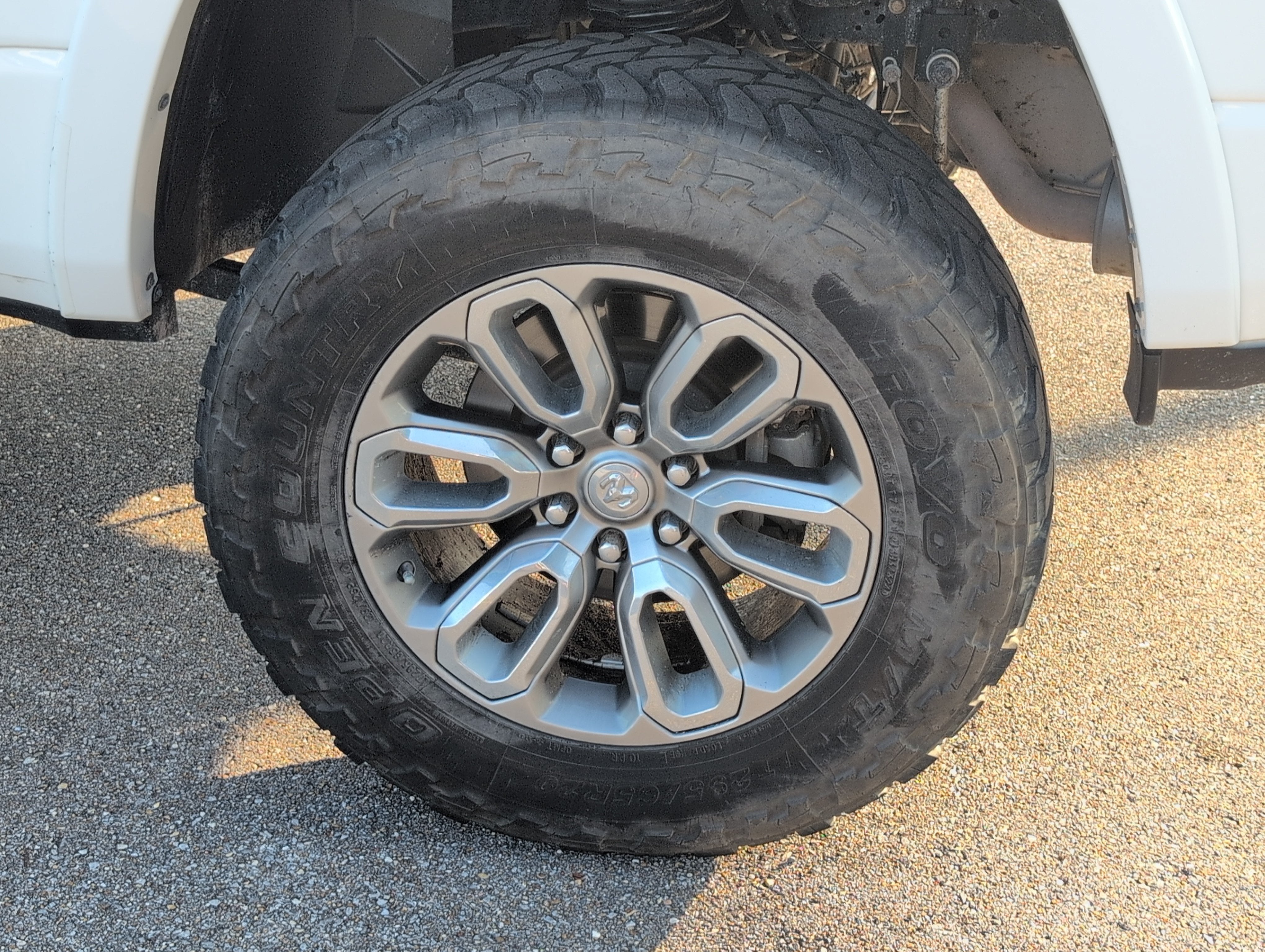 2022 RAM 1500 Laramie Crew Cab 4x4 5'7" Box