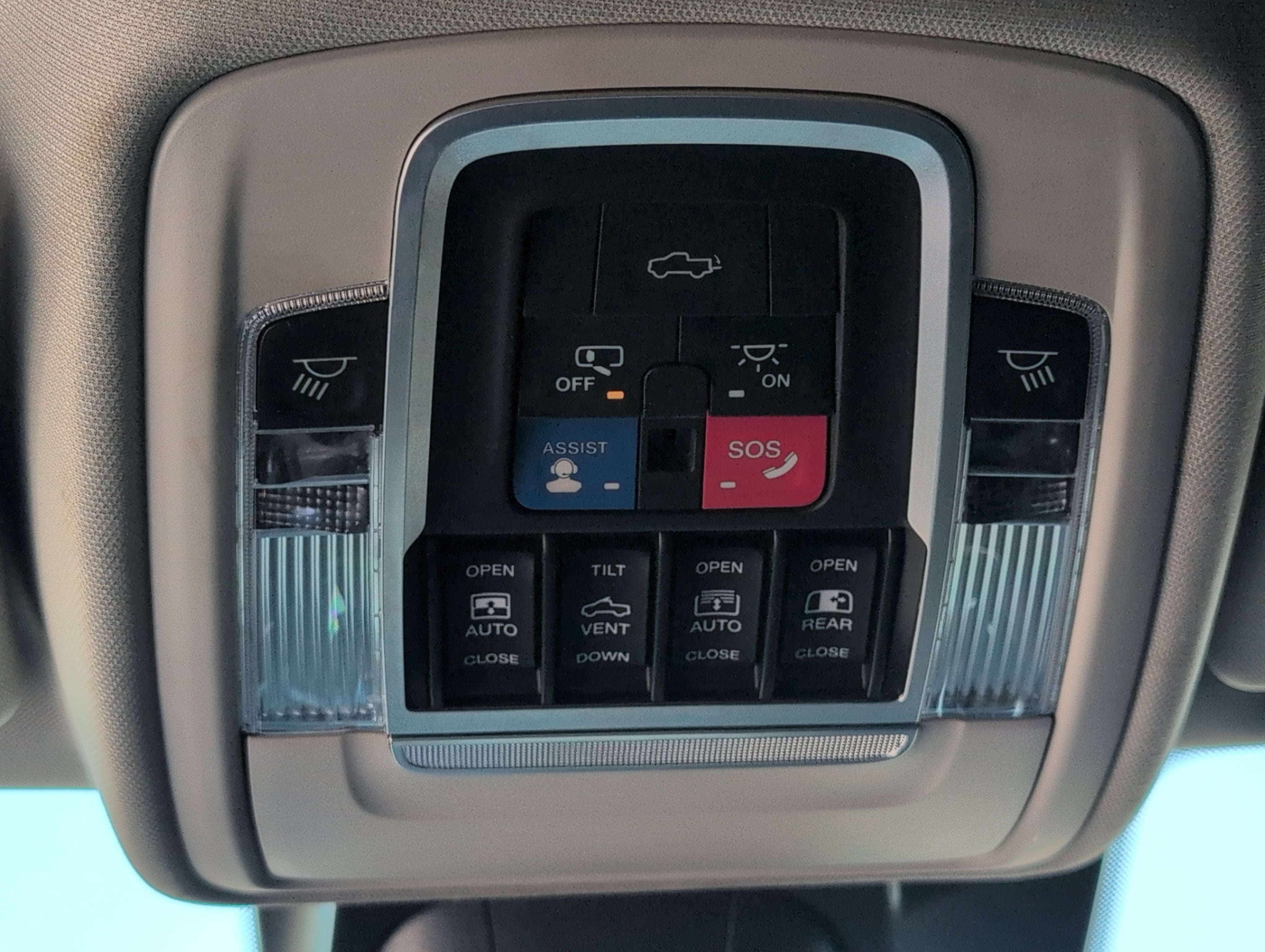 2022 RAM 1500 Laramie Crew Cab 4x4 5'7" Box
