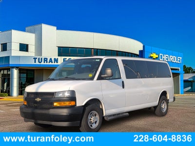 2022 Chevrolet Express Passenger 3500 1LS