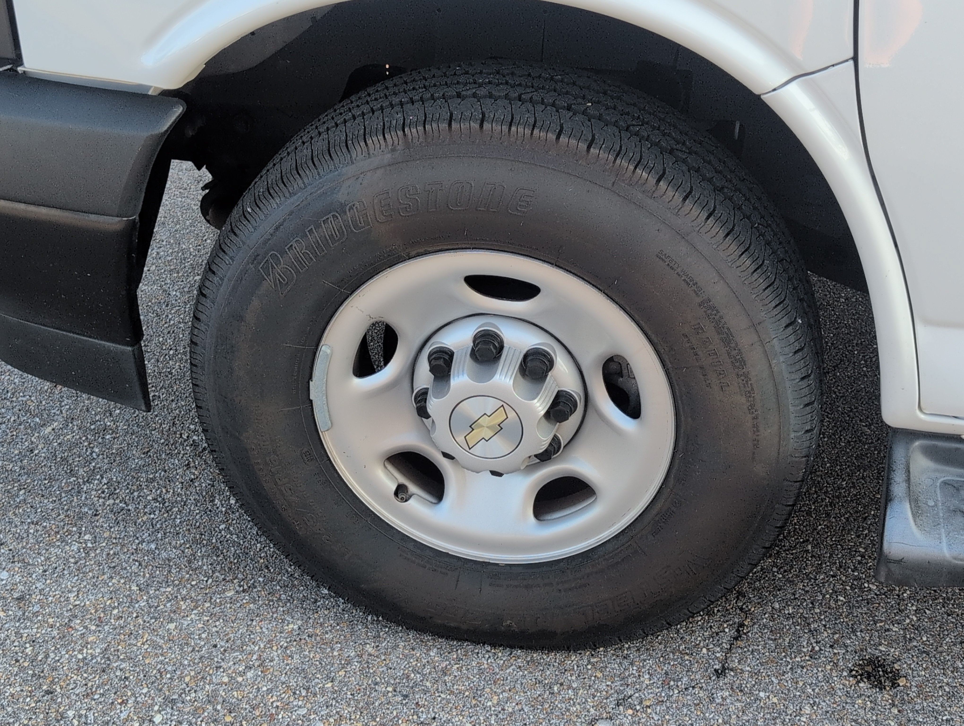 2022 Chevrolet Express Passenger 3500 1LS