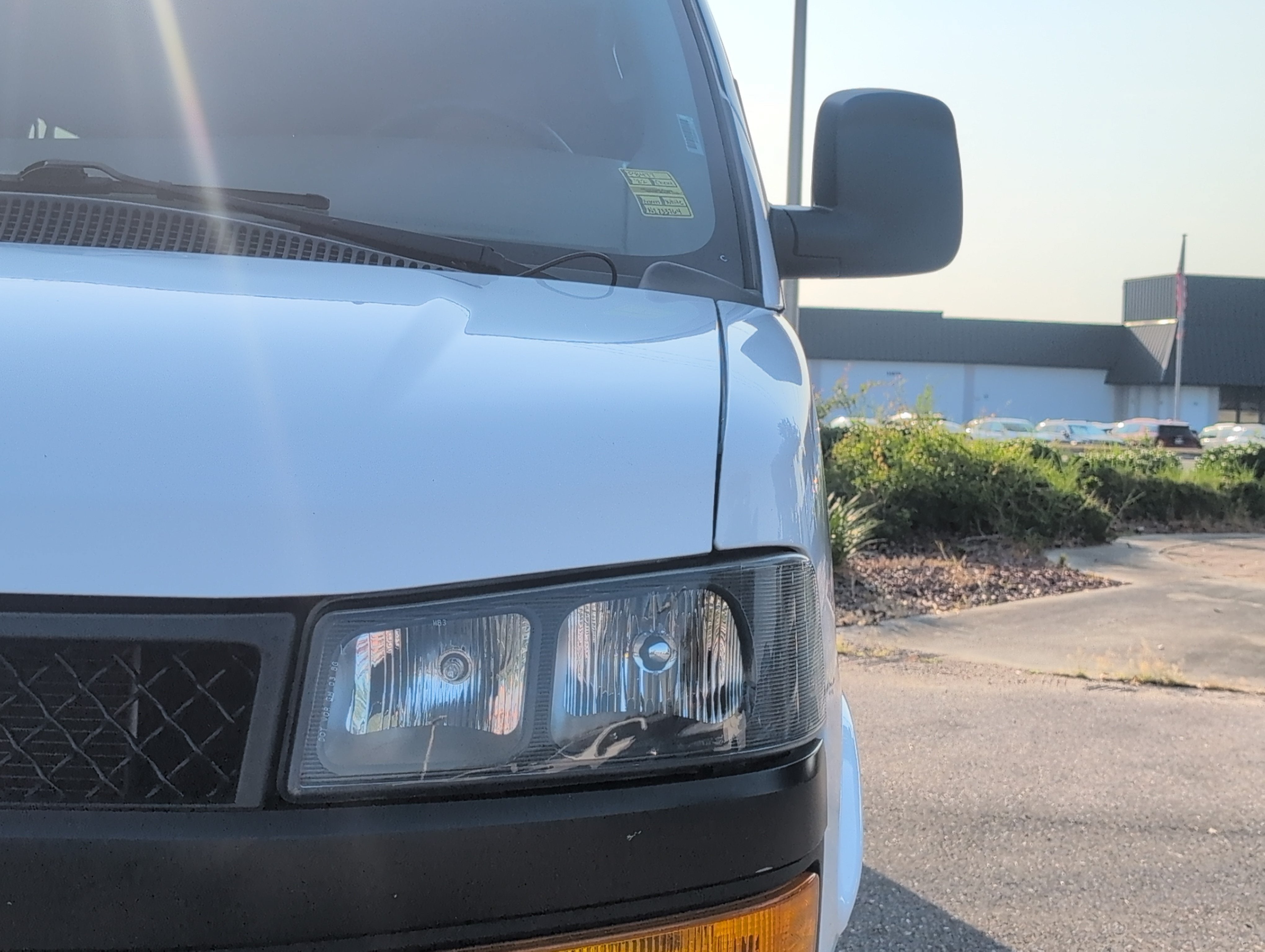 2022 Chevrolet Express Passenger 3500 1LS