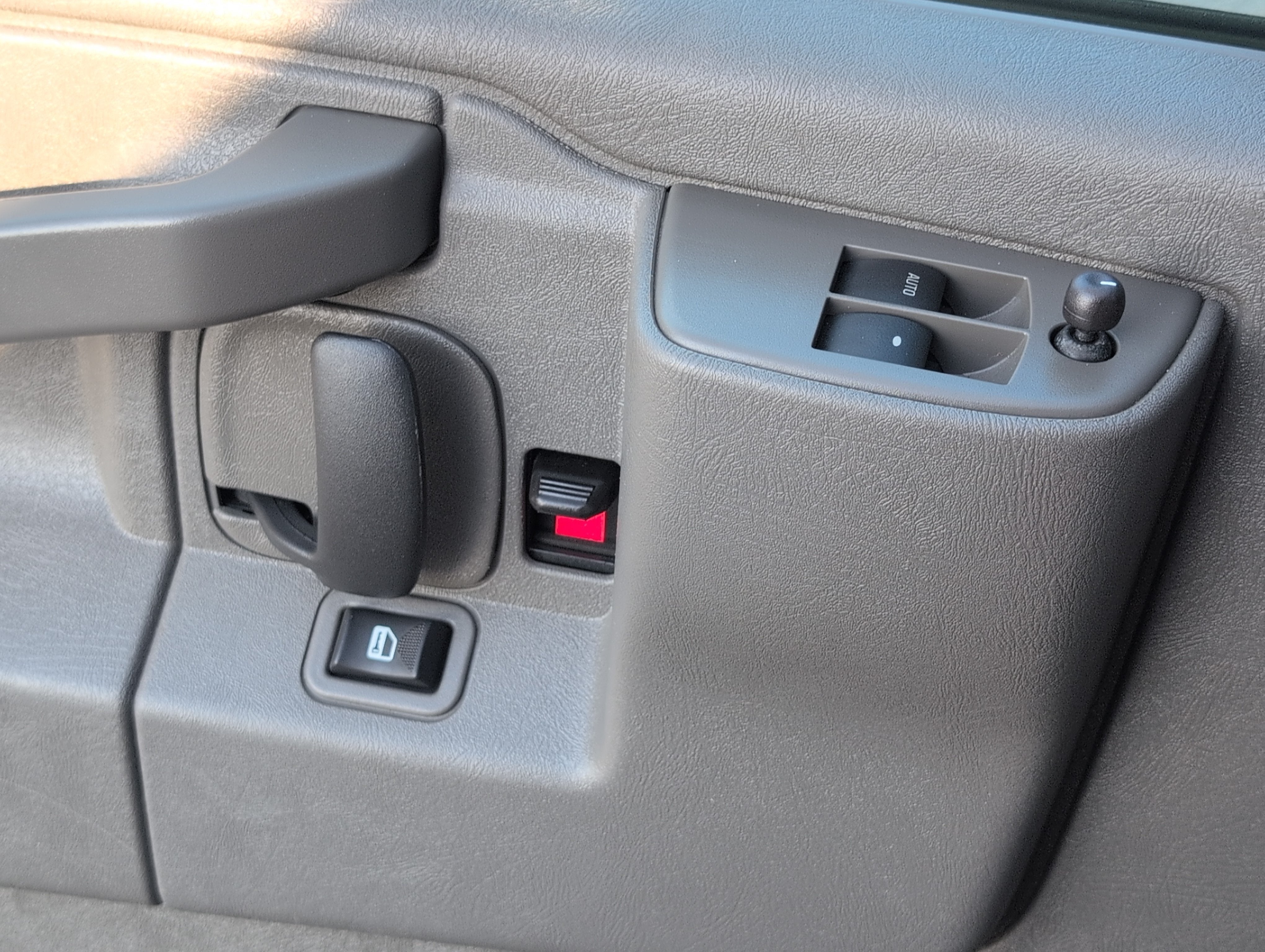 2022 Chevrolet Express Passenger 3500 1LS