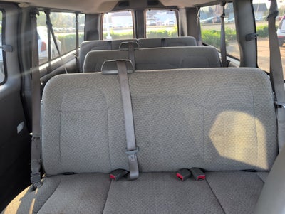 2022 Chevrolet Express Passenger 3500 1LS