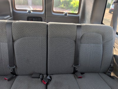 2022 Chevrolet Express Passenger 3500 1LS
