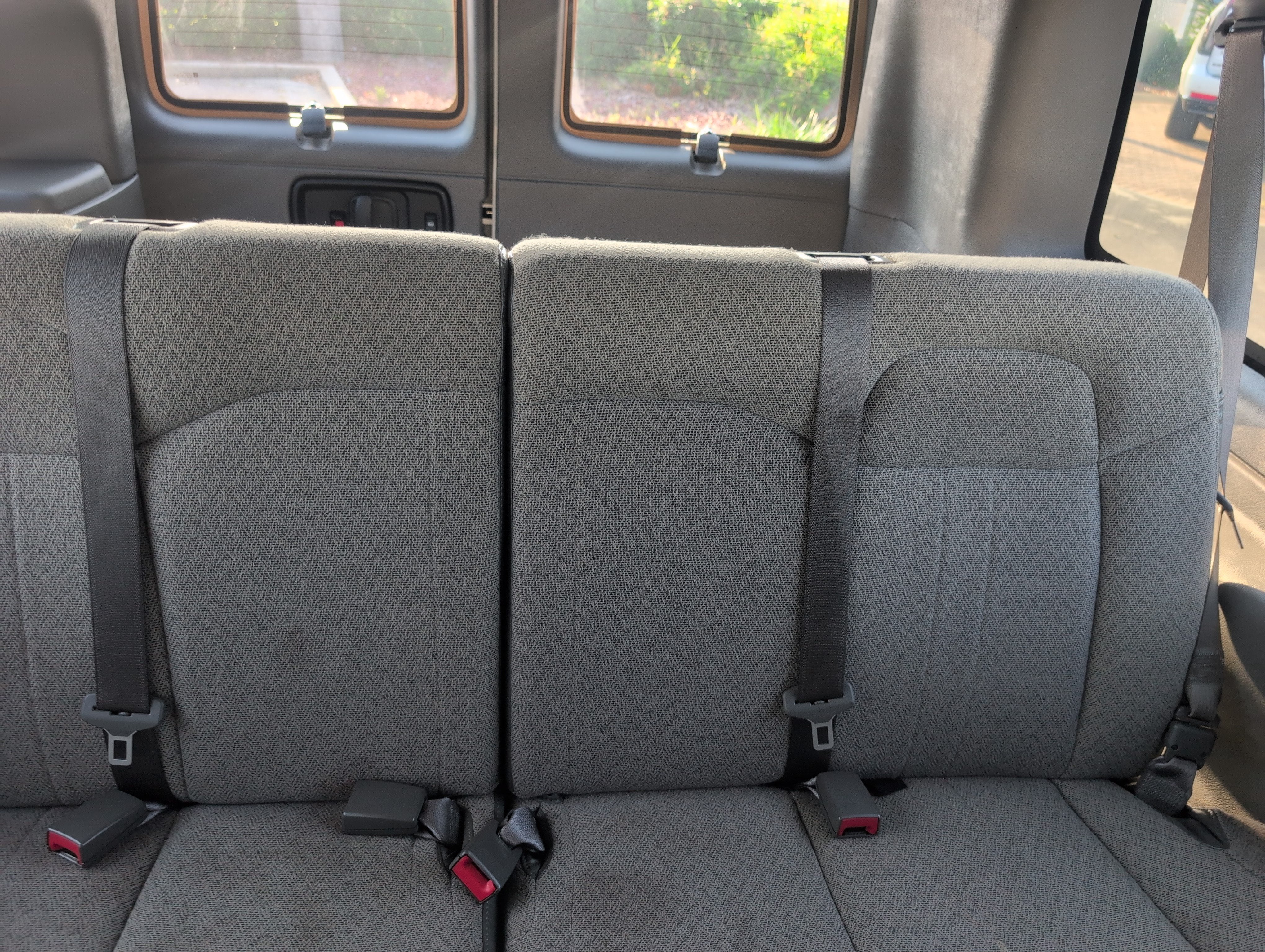2022 Chevrolet Express Passenger 3500 1LS