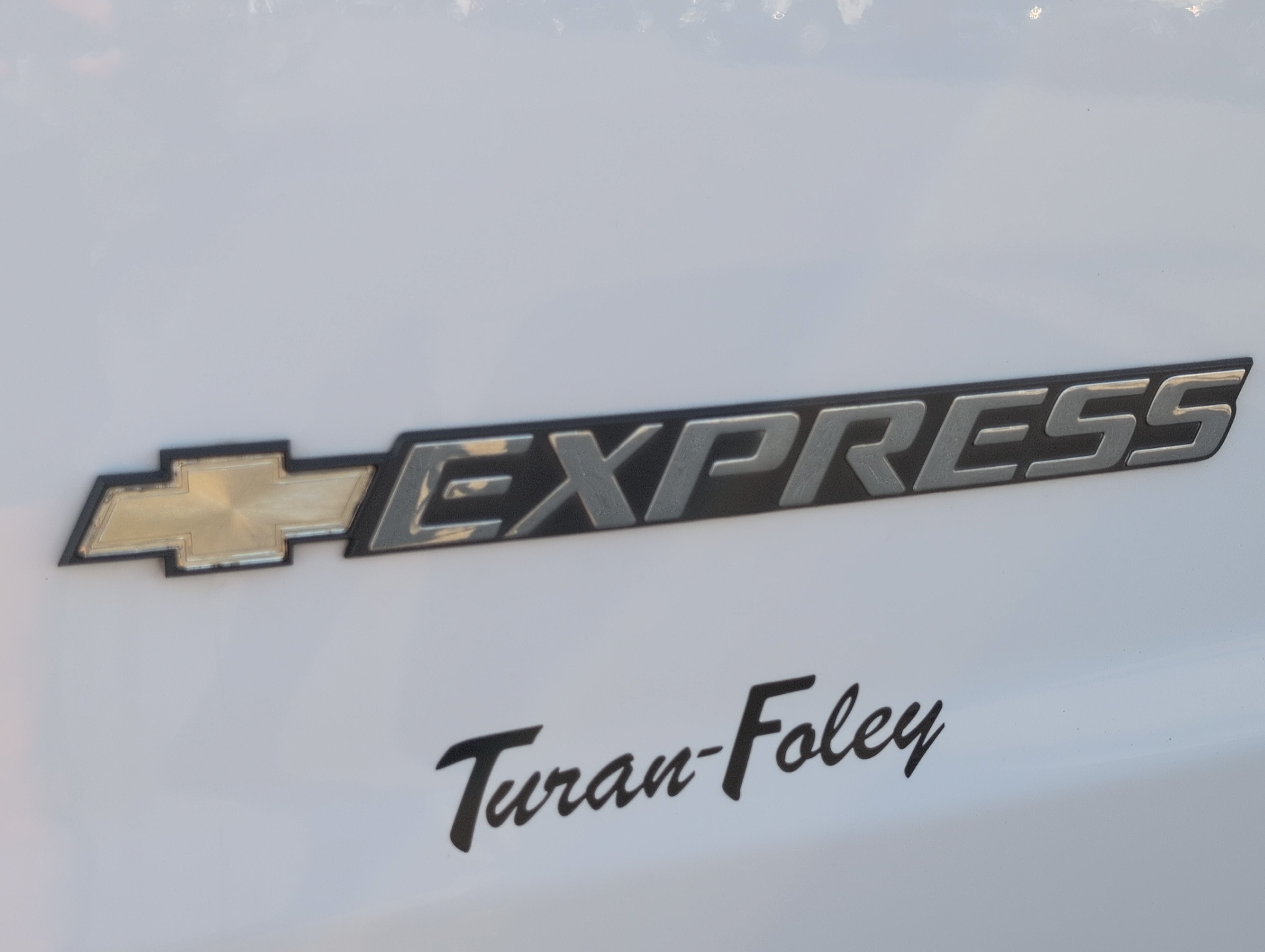 2022 Chevrolet Express Passenger 3500 1LS