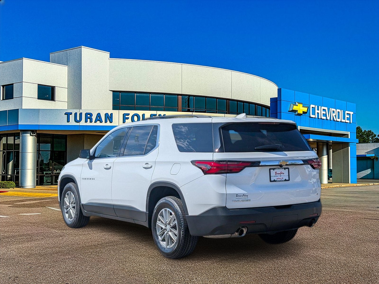 2023 Chevrolet Traverse LT Cloth
