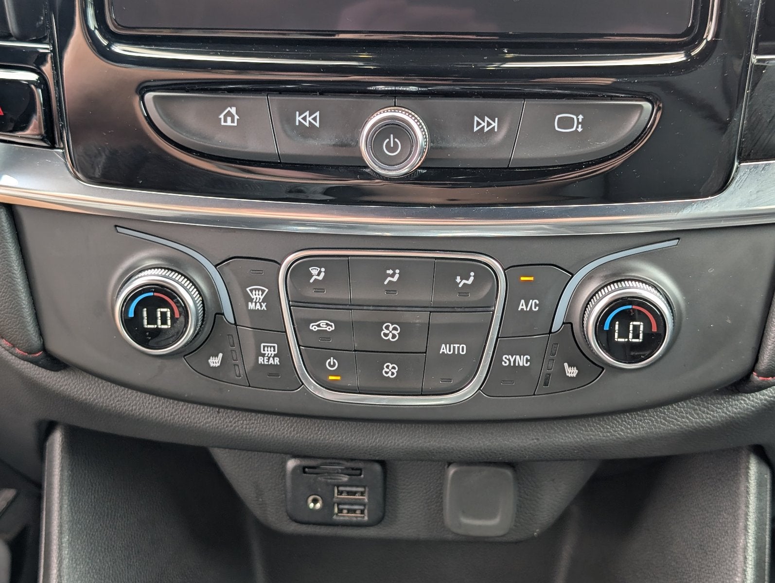 2023 Chevrolet Traverse RS