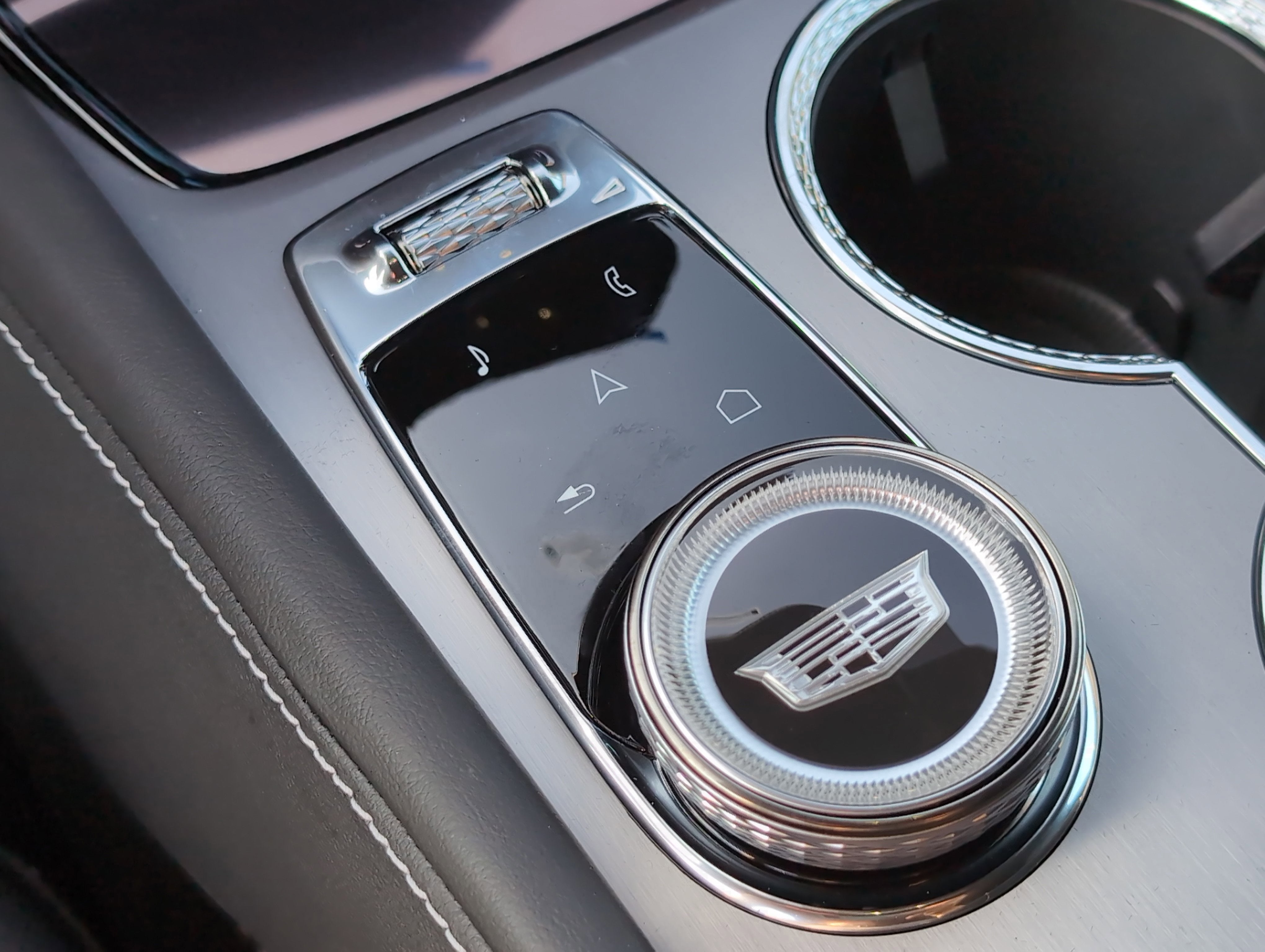 2026 Cadillac VISTIQ Luxury