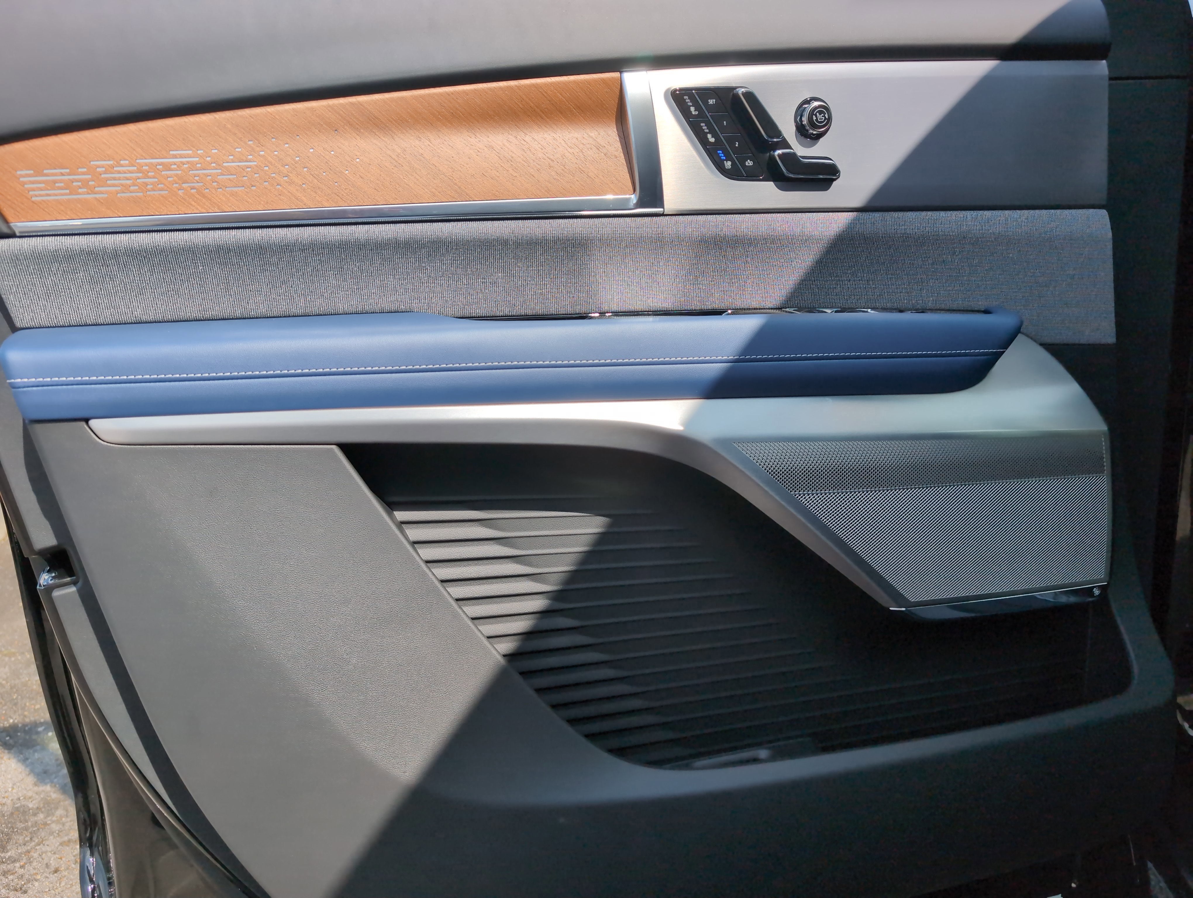 2026 Cadillac VISTIQ Premium Luxury