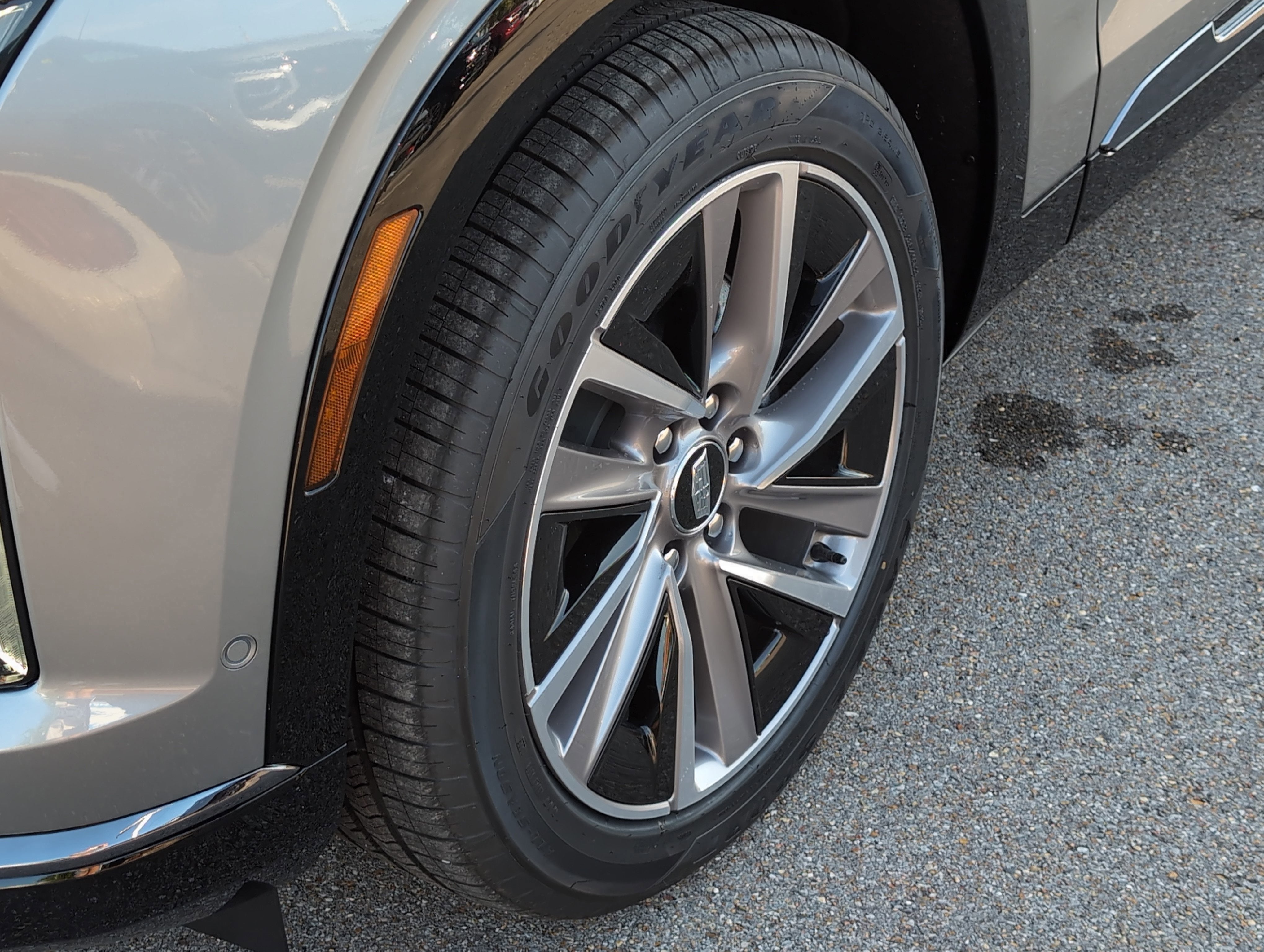 2026 Cadillac VISTIQ Sport