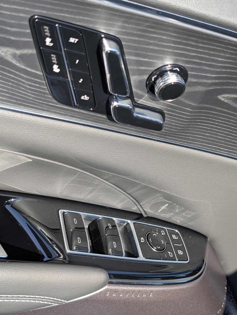 2025 Cadillac LYRIQ Luxury 1