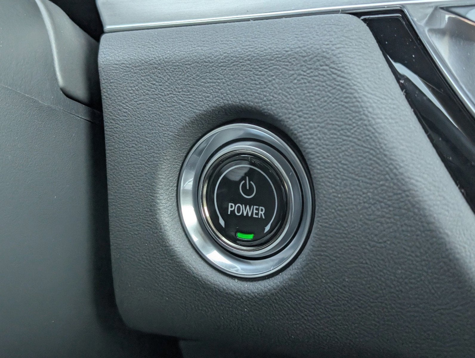 2025 Cadillac LYRIQ Luxury 1