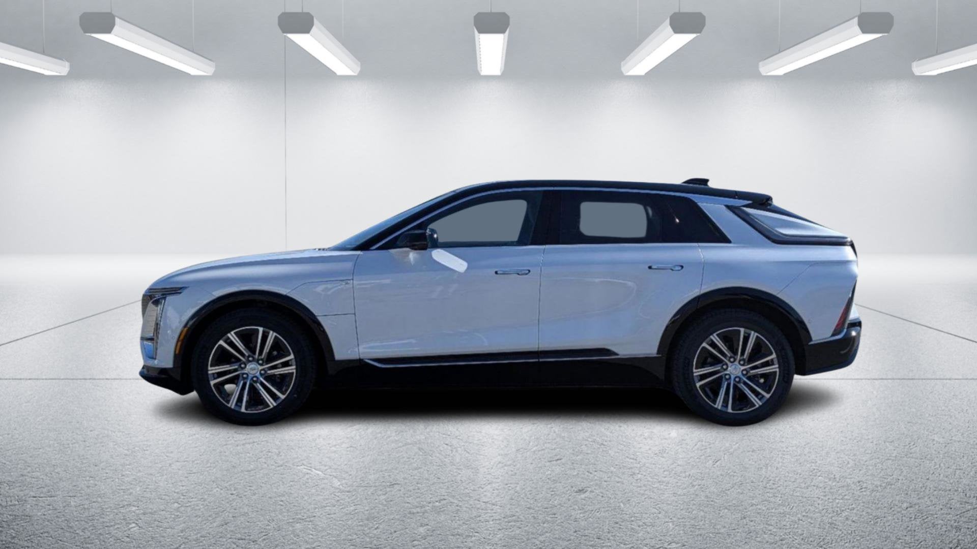 2025 Cadillac LYRIQ Luxury 1