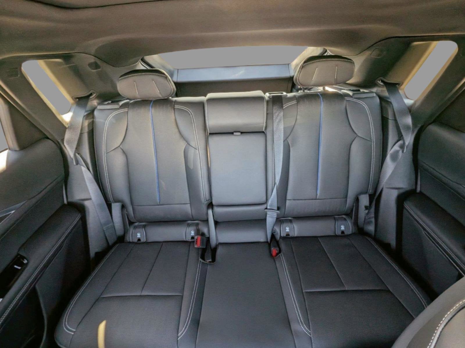 2025 Cadillac LYRIQ Luxury 1