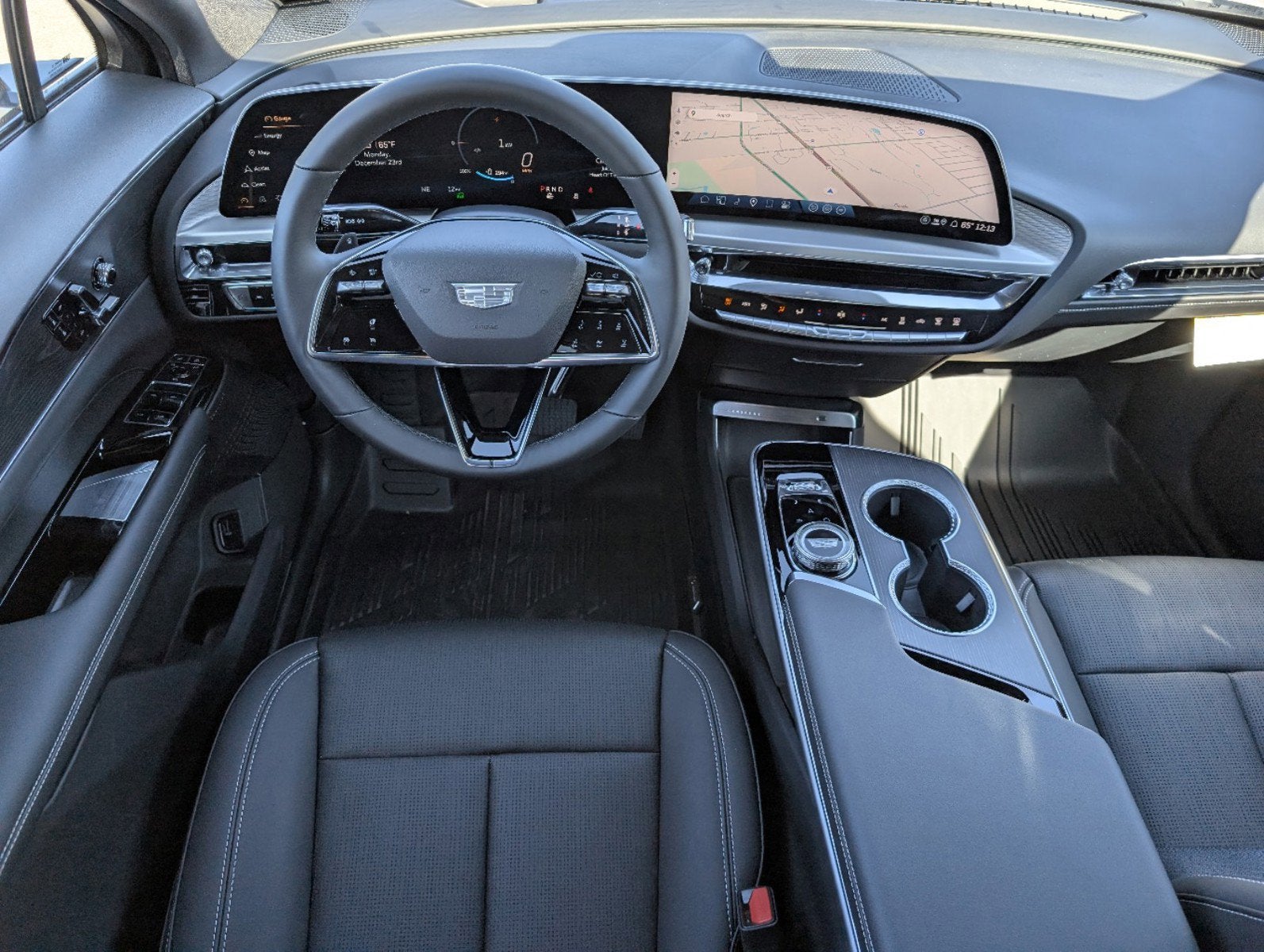 2025 Cadillac LYRIQ Luxury 1