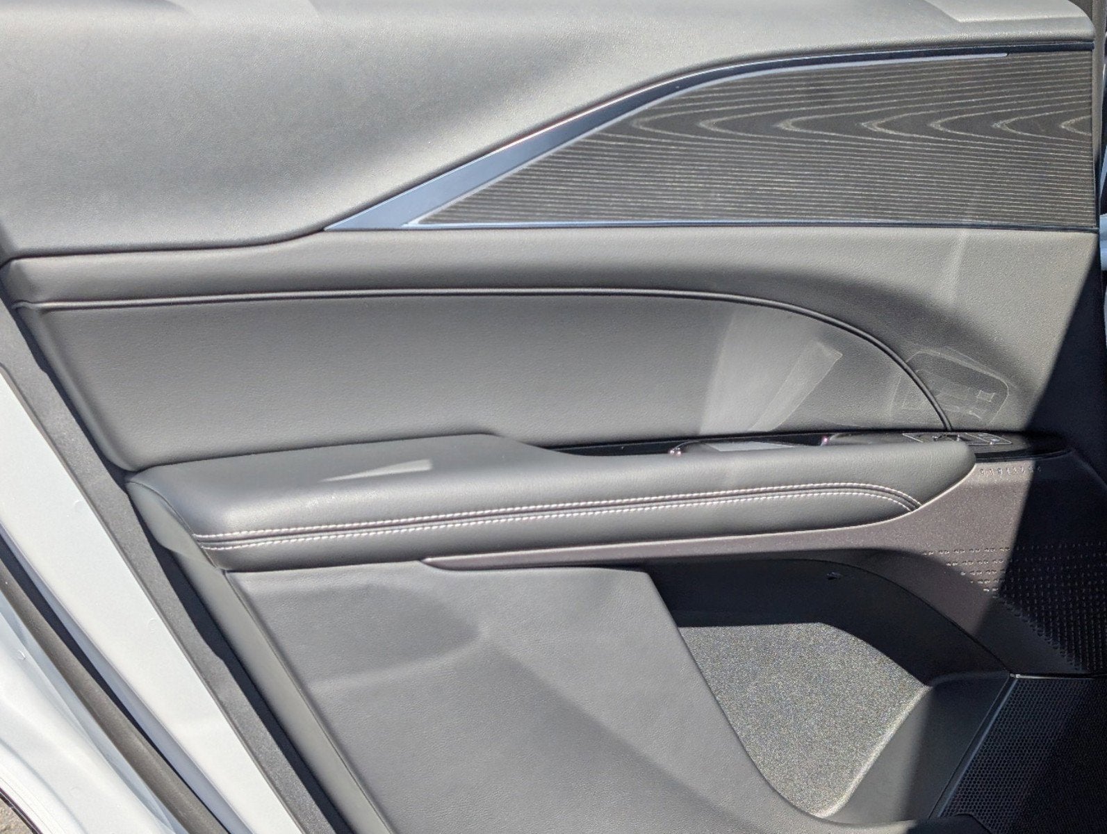 2025 Cadillac LYRIQ Luxury 1