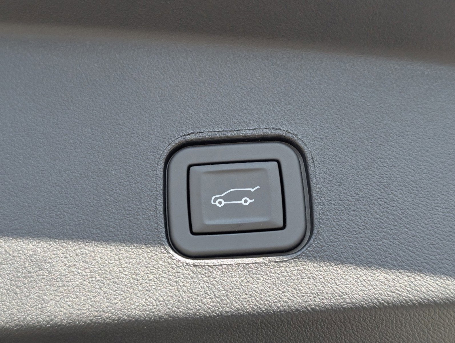 2025 Cadillac LYRIQ Luxury 1