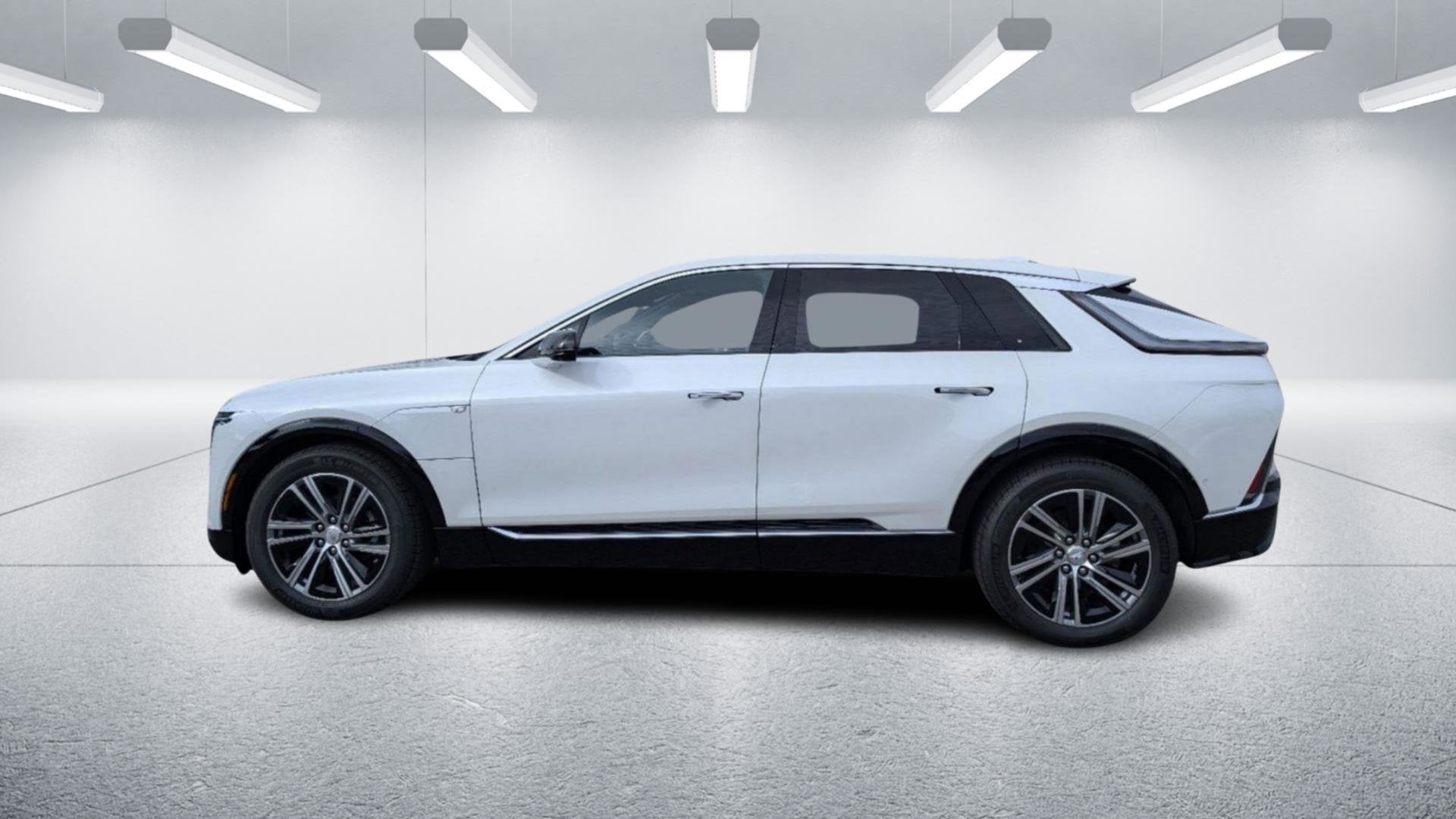 2025 Cadillac LYRIQ Luxury 1