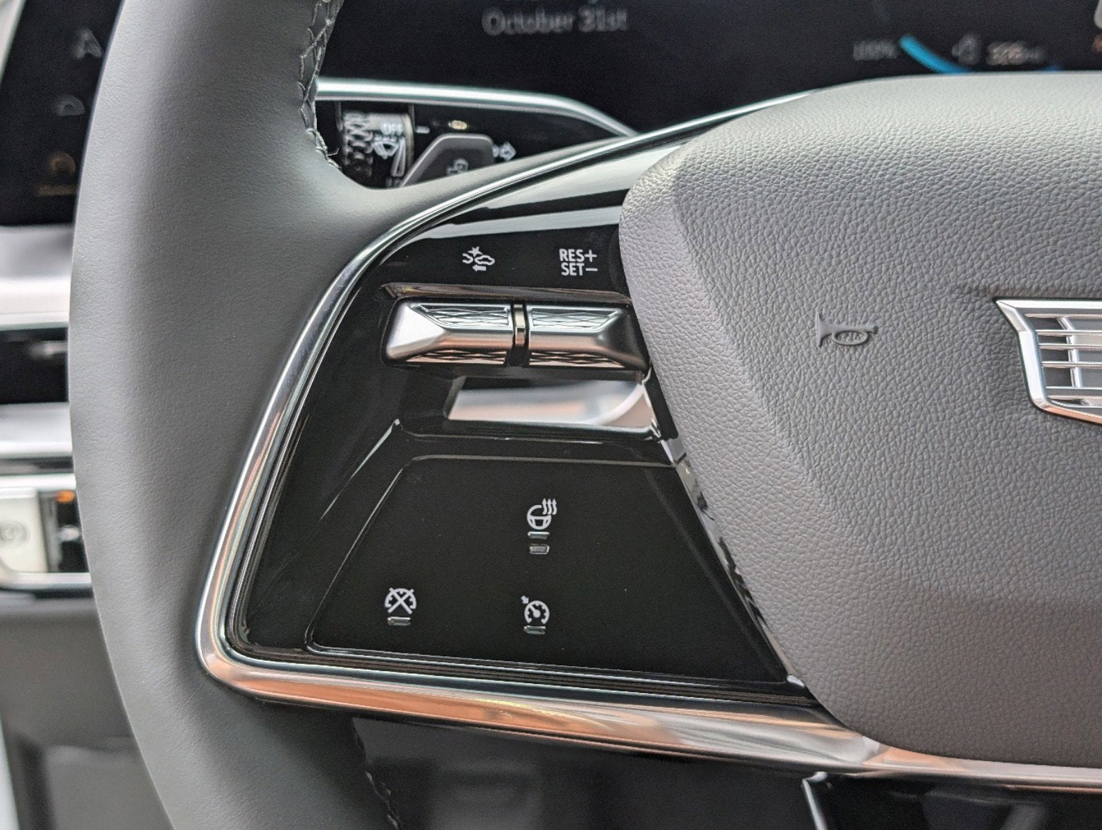 2025 Cadillac LYRIQ Luxury 1