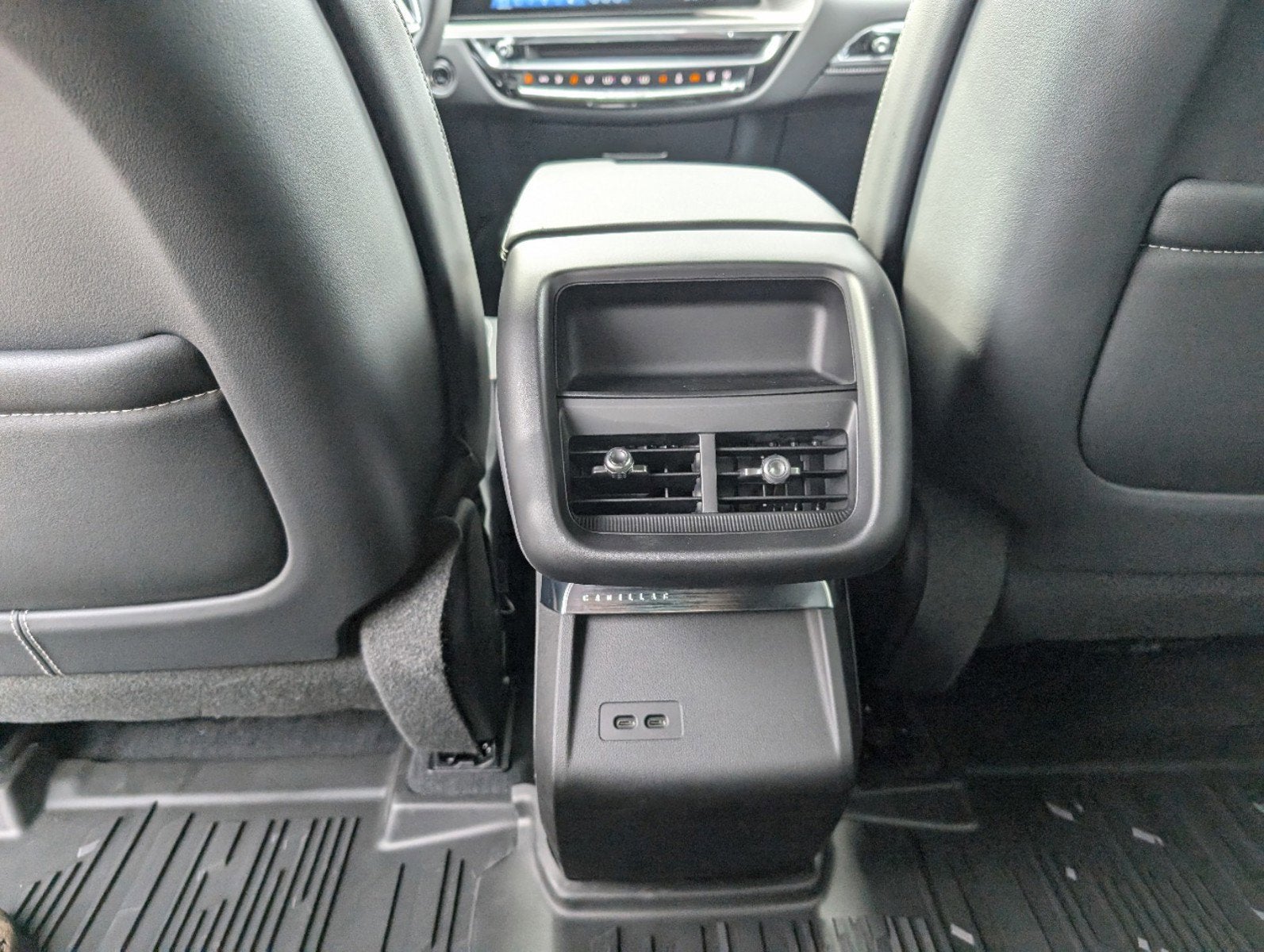 2025 Cadillac LYRIQ Luxury 1