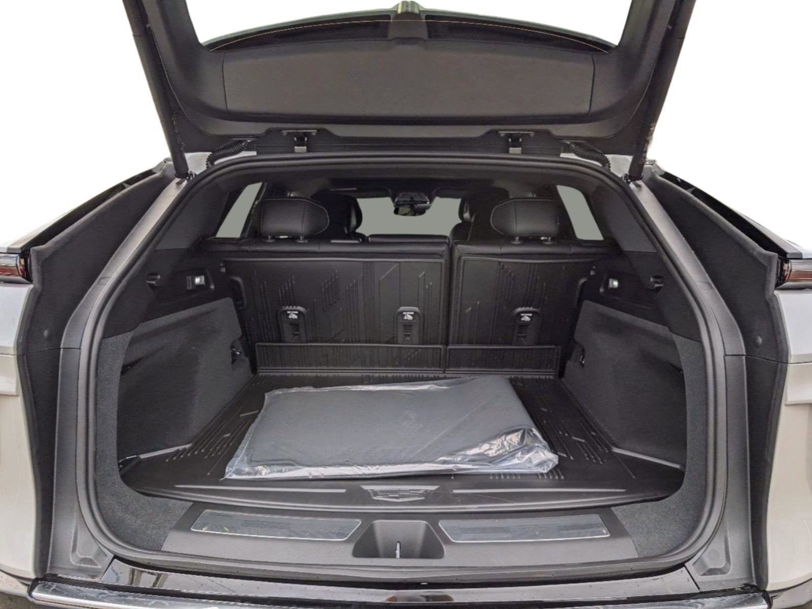 2025 Cadillac LYRIQ Luxury 1