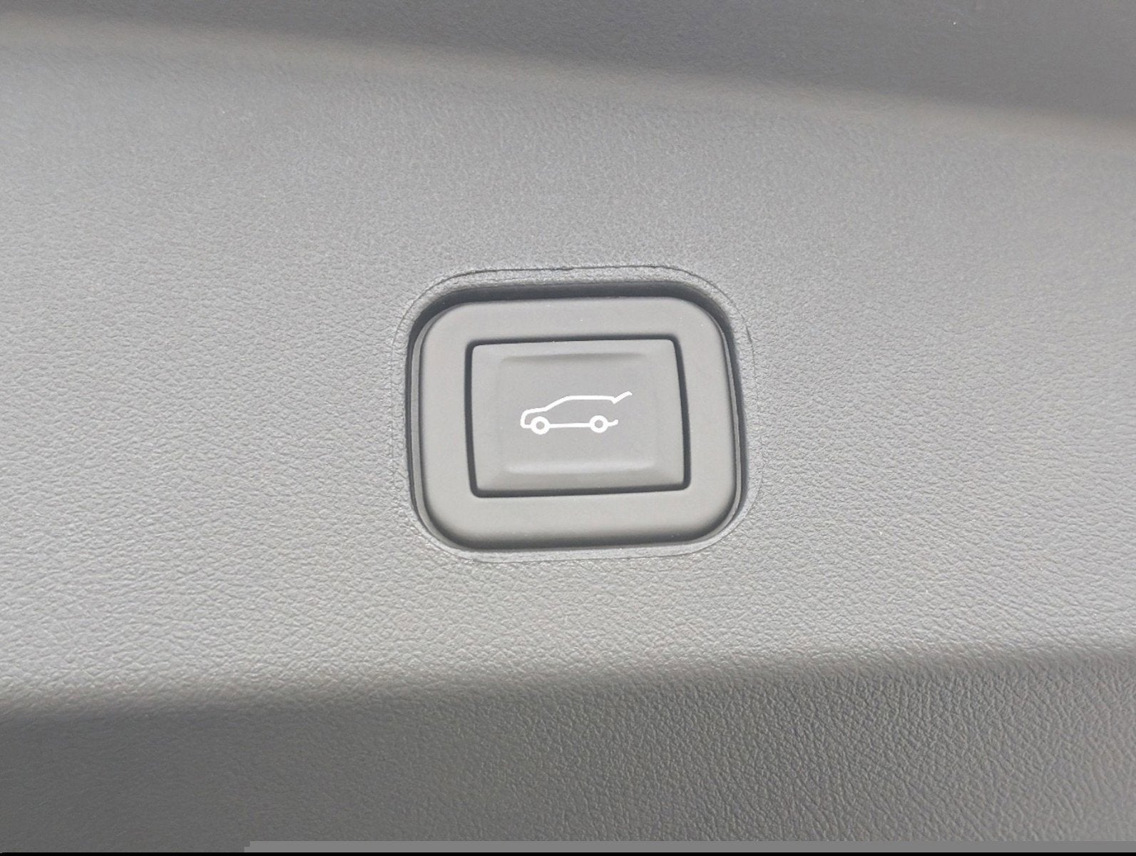 2025 Cadillac LYRIQ Luxury 1