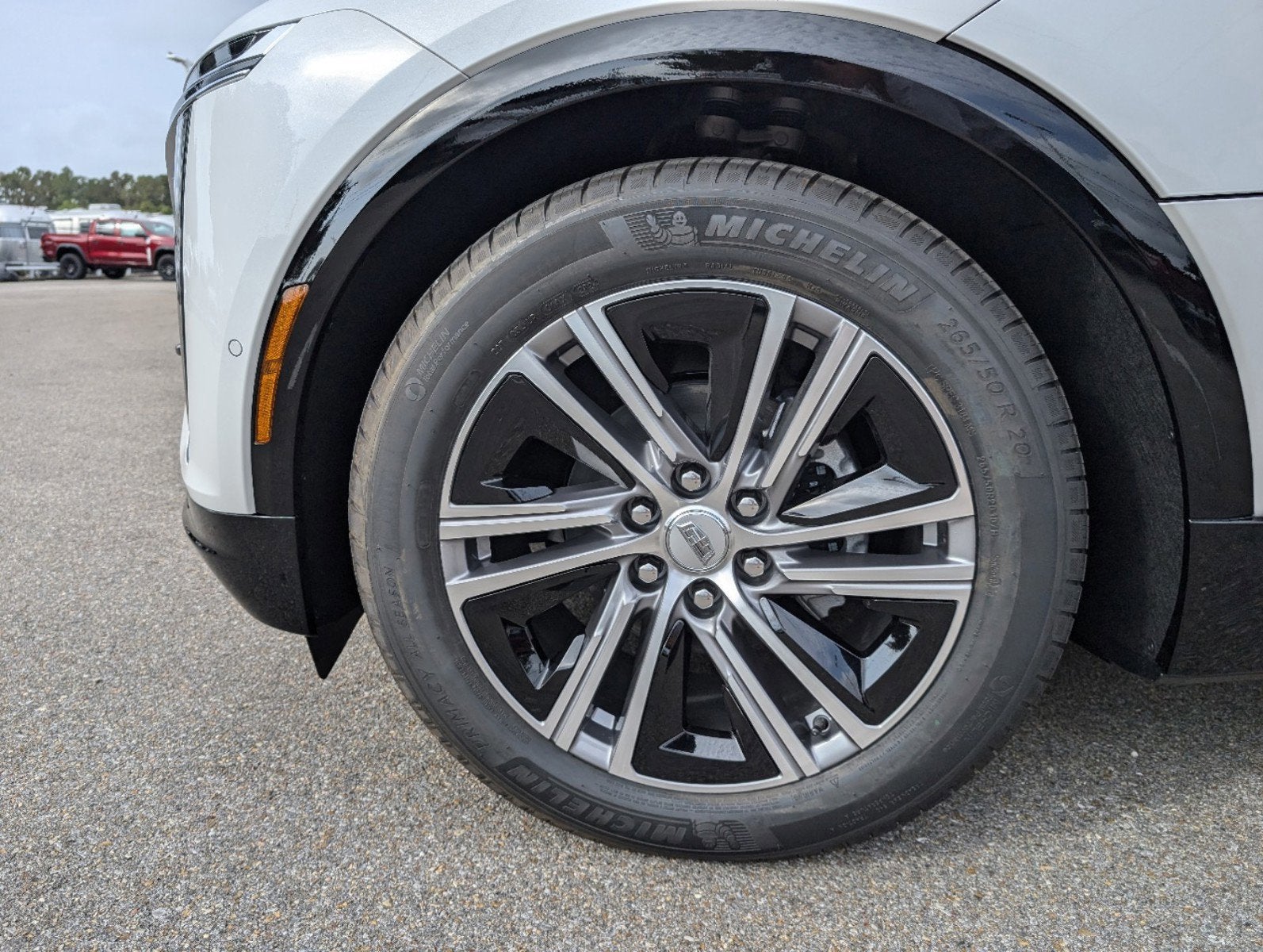 2025 Cadillac LYRIQ Luxury 1