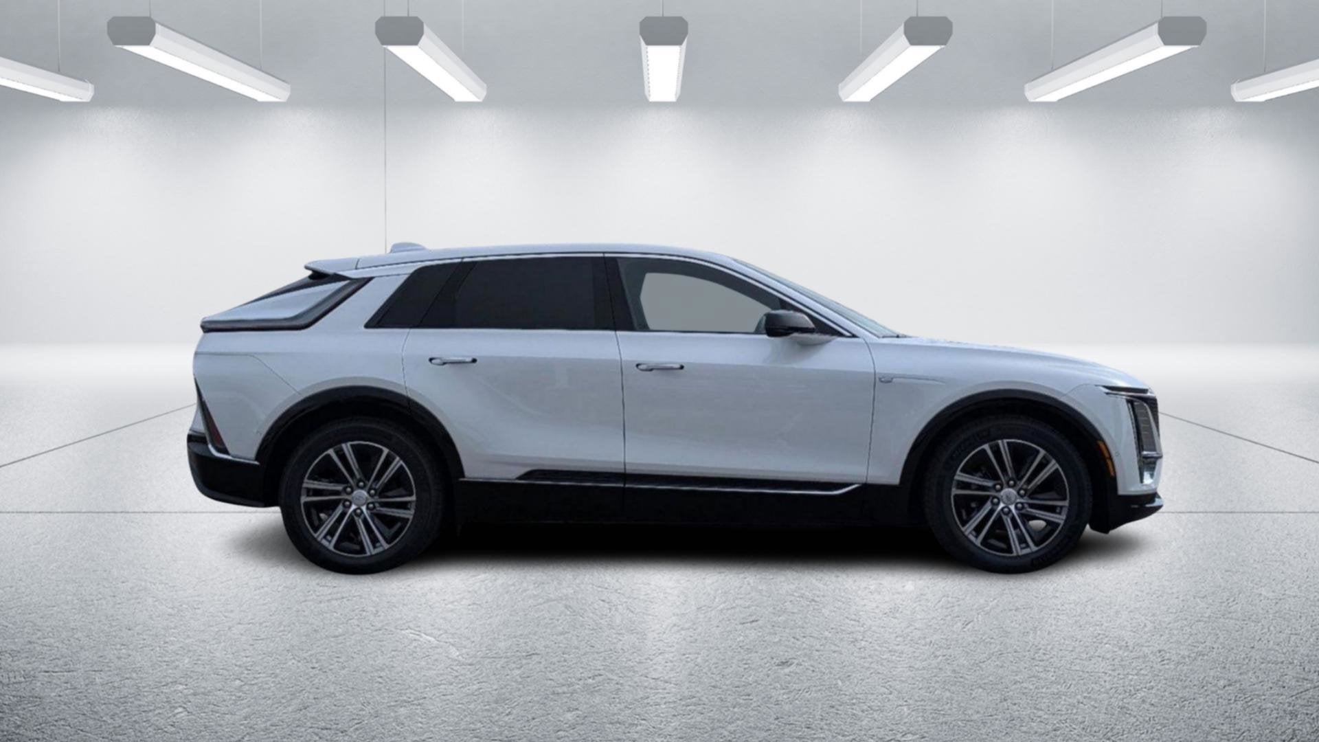 2025 Cadillac LYRIQ Luxury 1