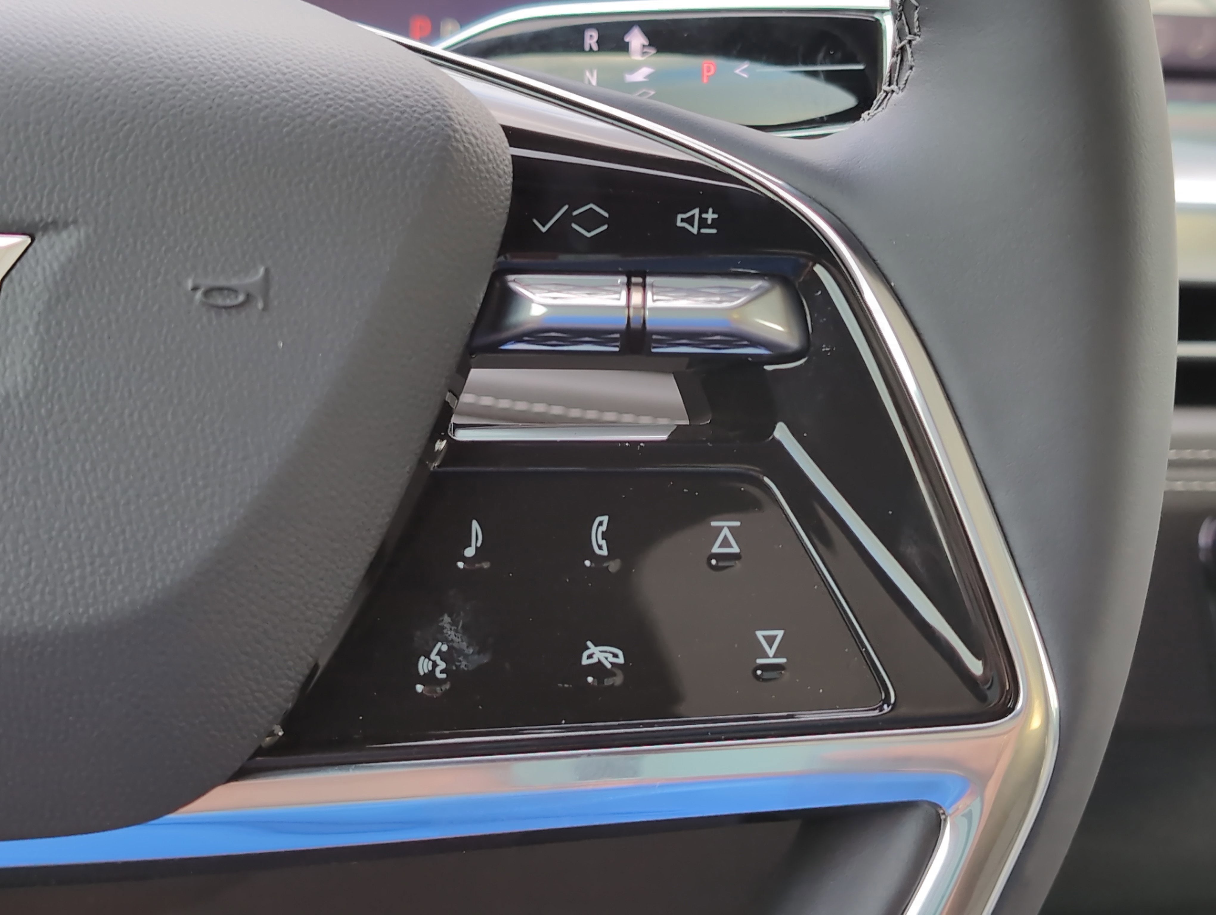 2026 Cadillac ESCALADE IQL Sport