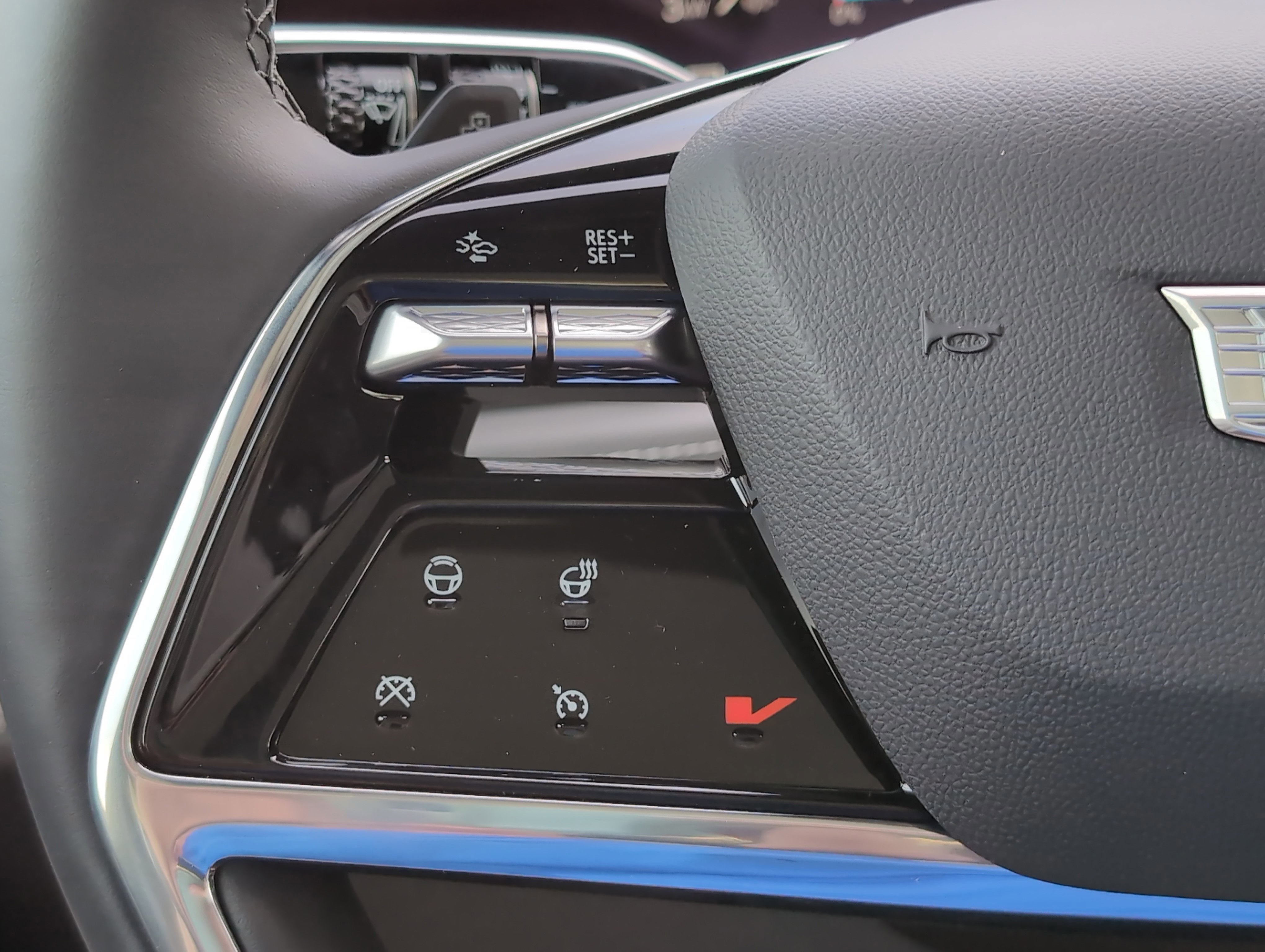 2026 Cadillac ESCALADE IQL Sport