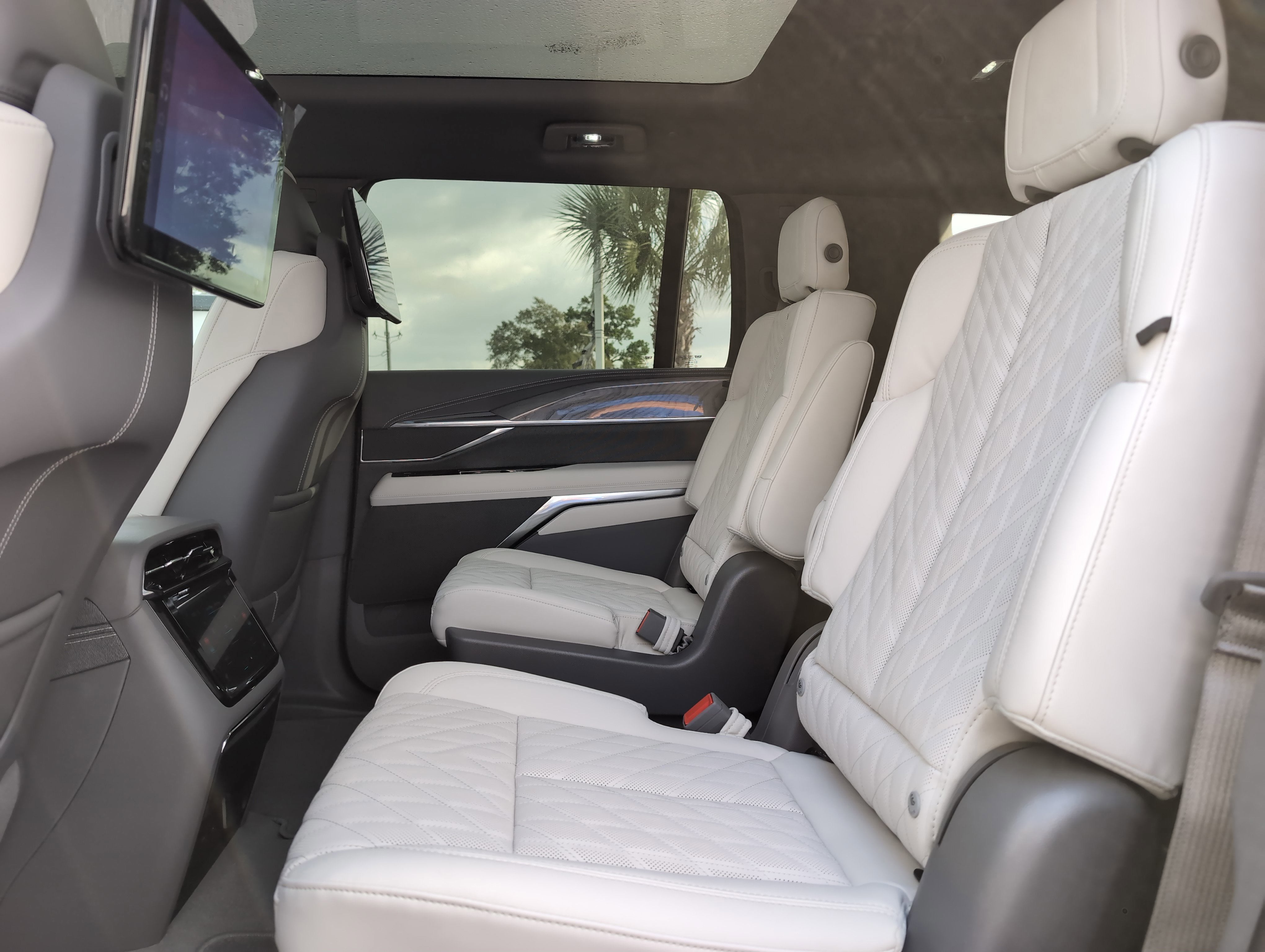 2026 Cadillac ESCALADE IQL Sport