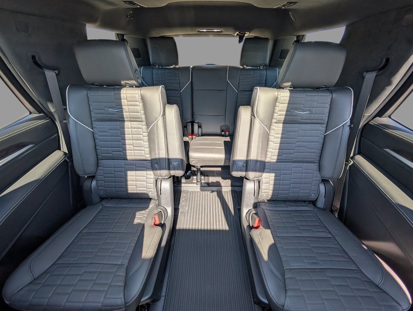 2027 Cadillac Escalade 4WD Platinum Sport