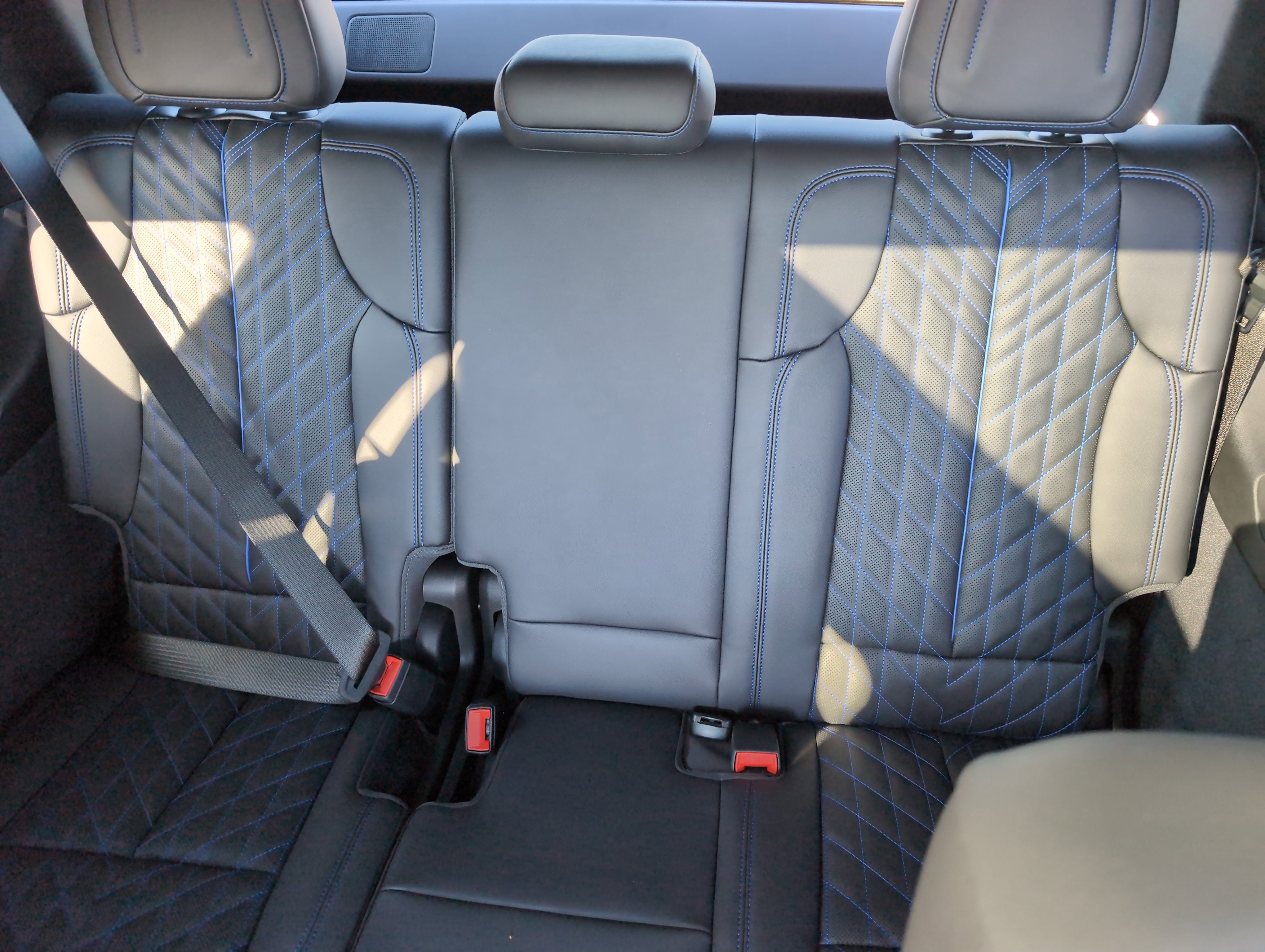 2025 Cadillac ESCALADE IQ Sport 1