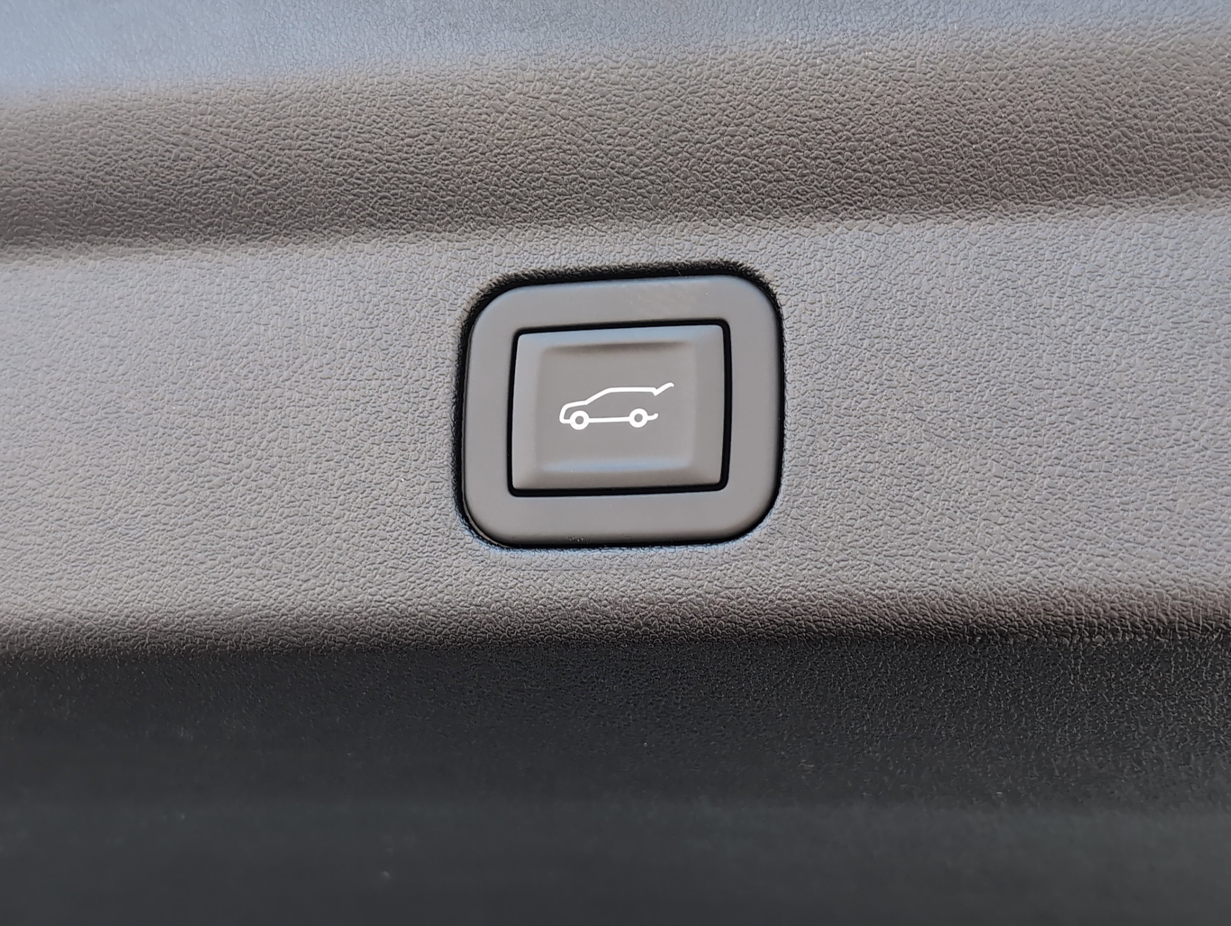 2025 Cadillac ESCALADE IQ Sport 1