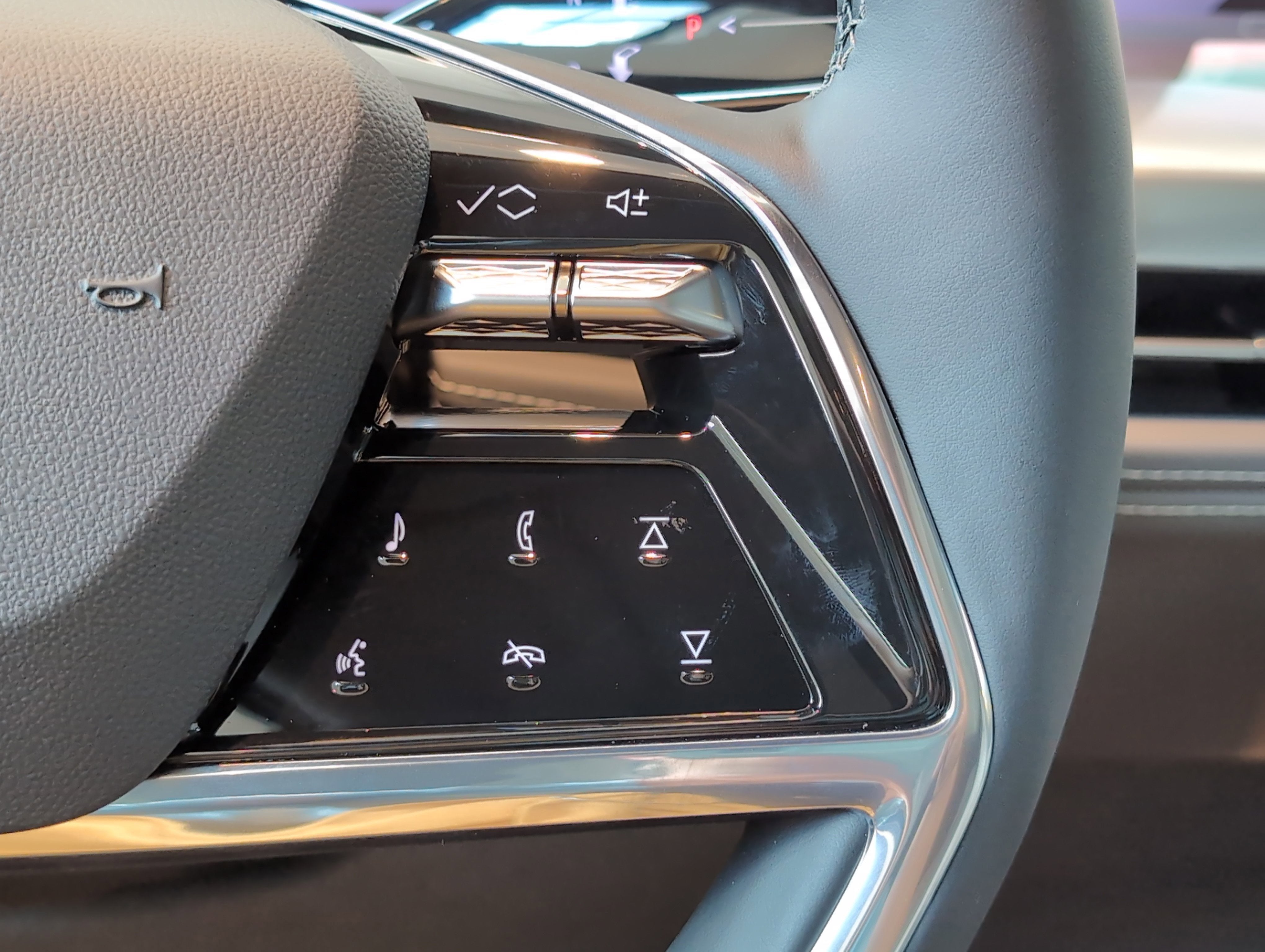 2025 Cadillac ESCALADE IQ Sport 1