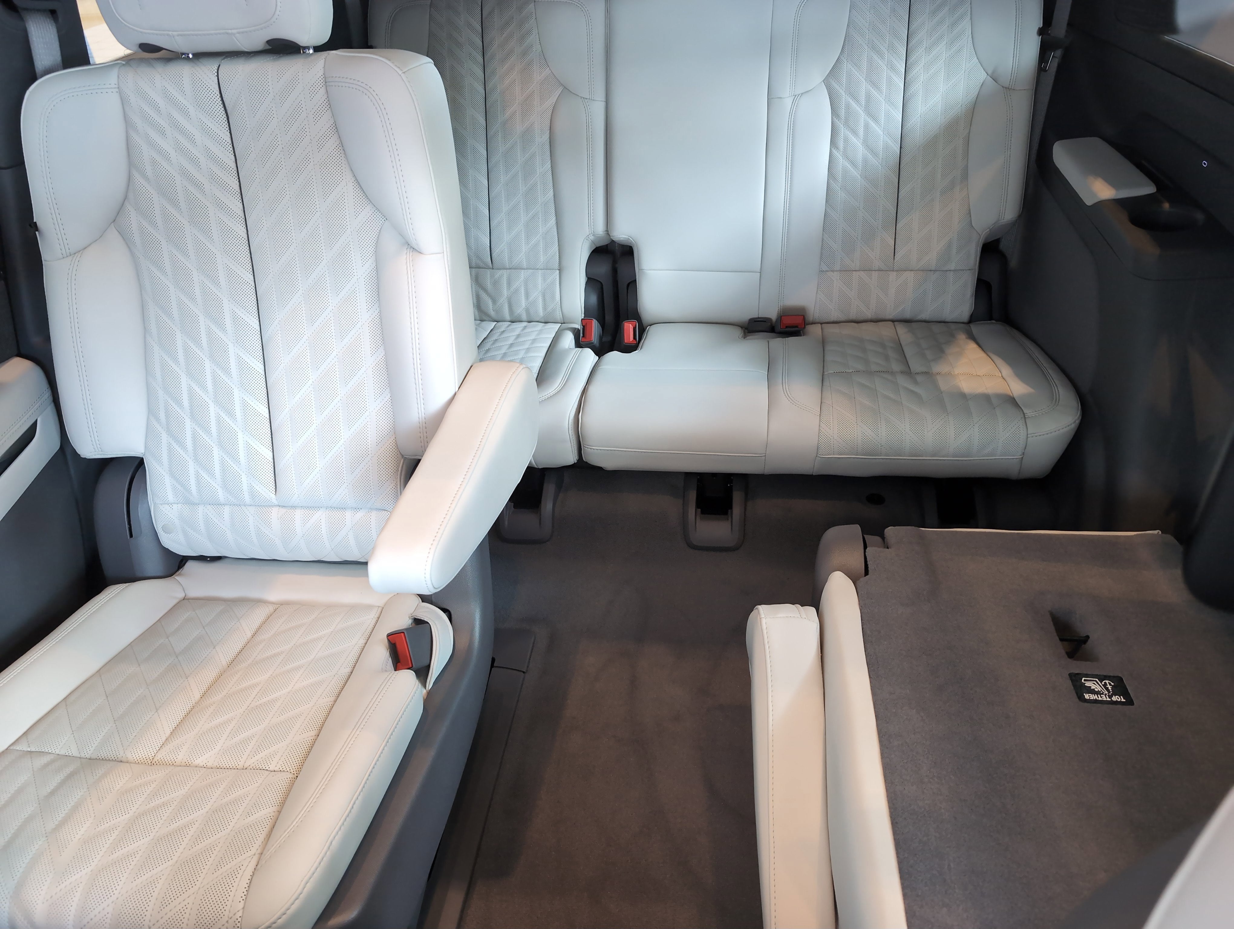 2025 Cadillac ESCALADE IQ Sport 1