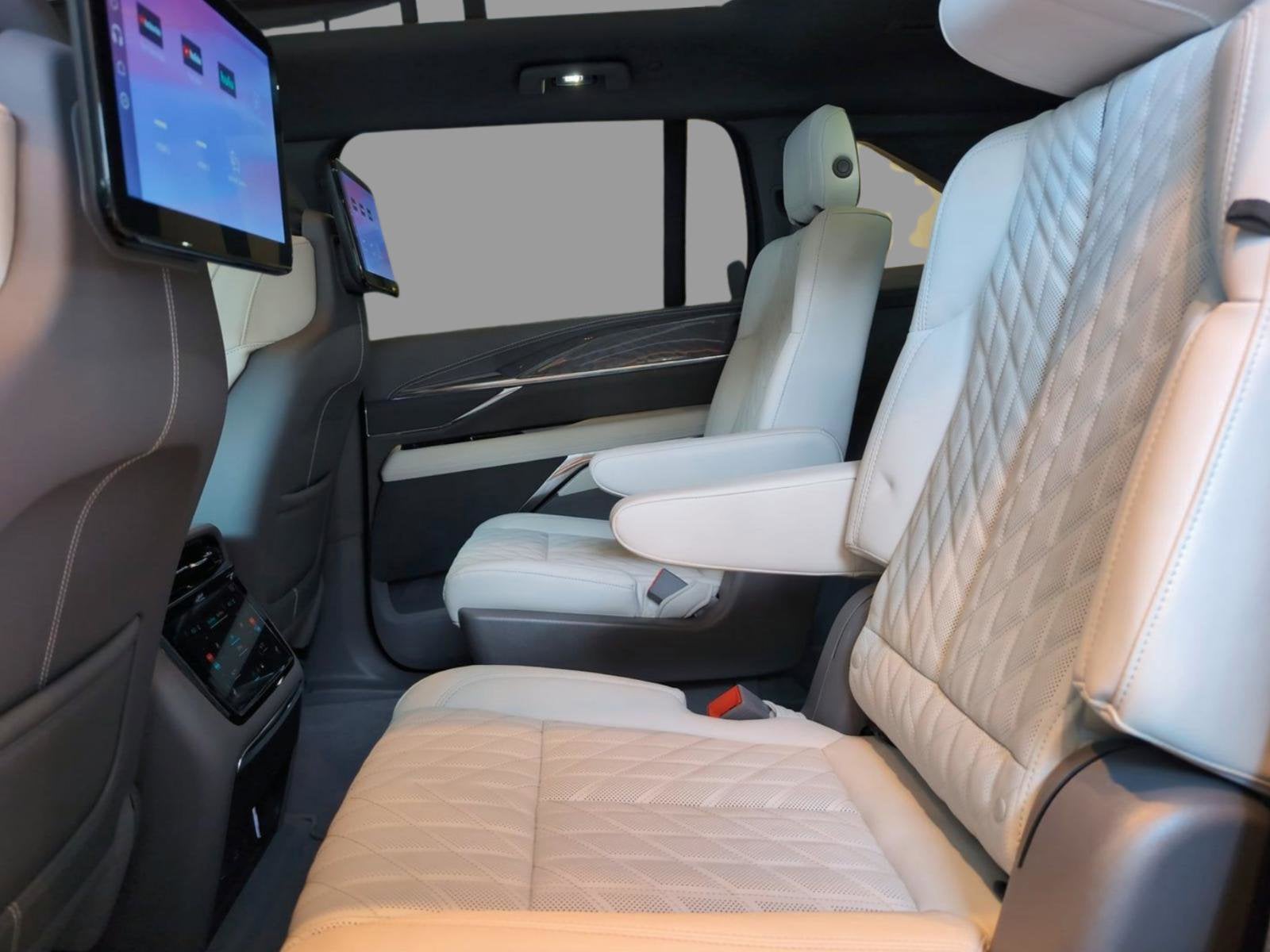 2025 Cadillac ESCALADE IQ Sport 1