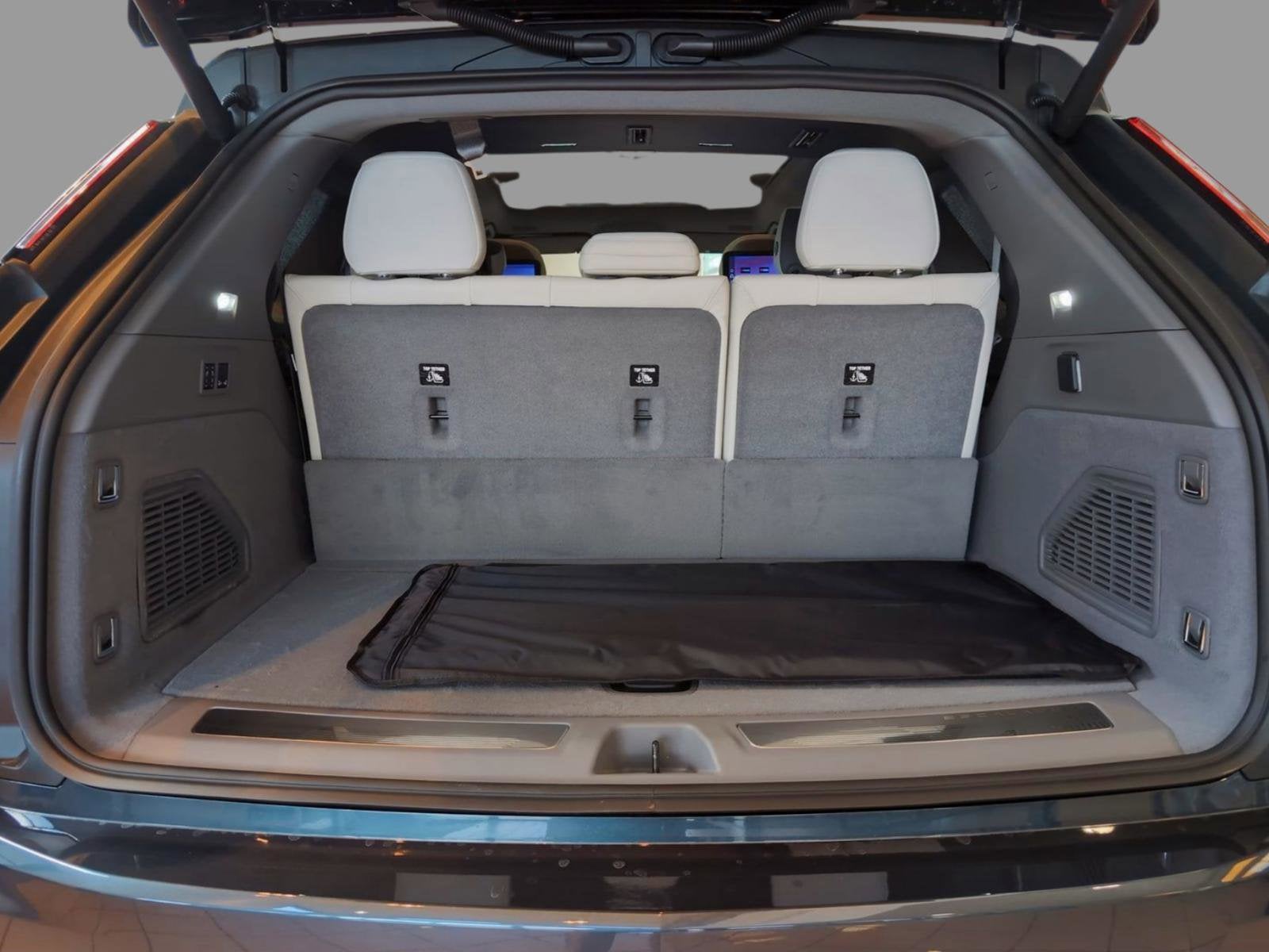 2025 Cadillac ESCALADE IQ Sport 1