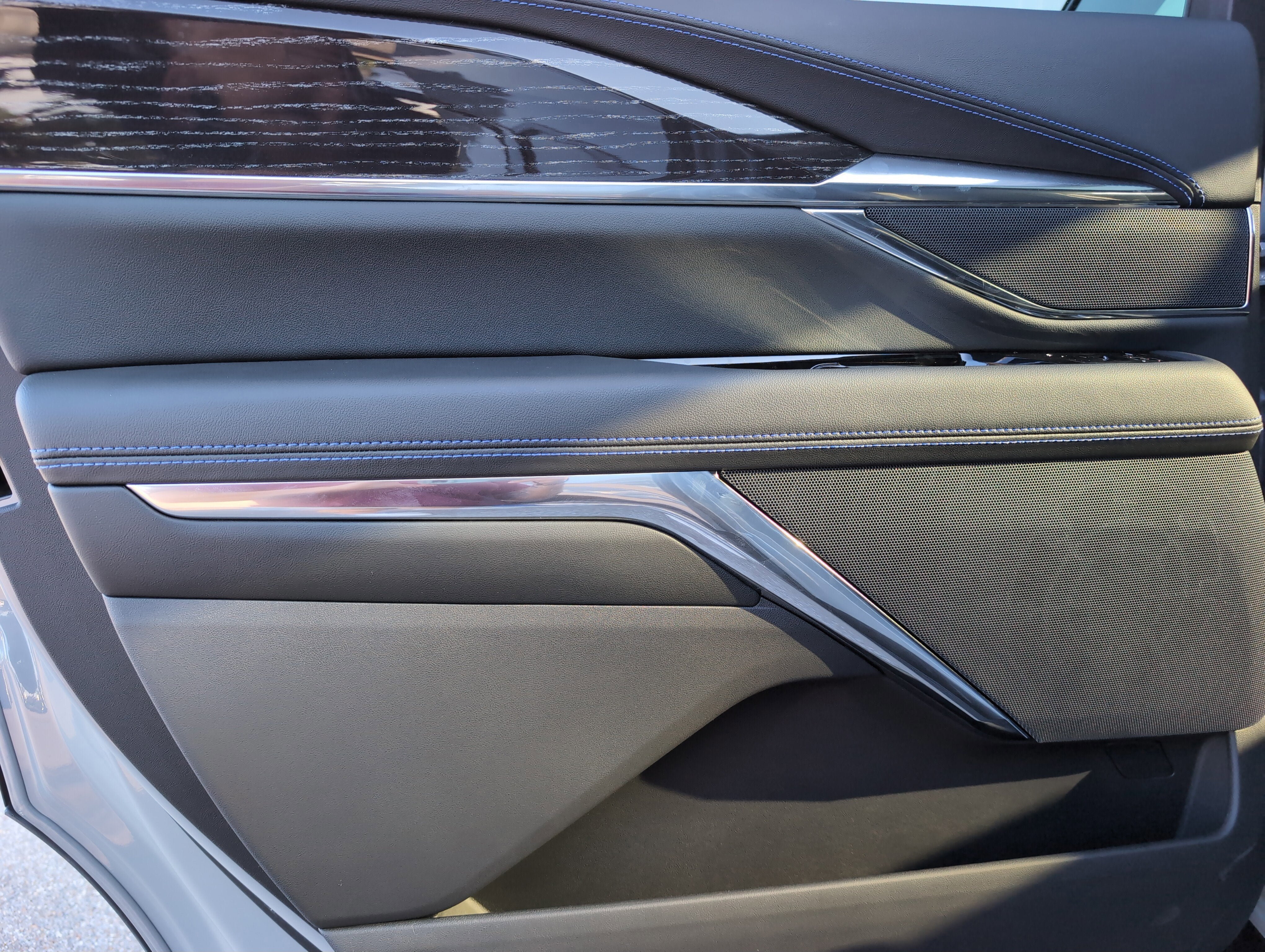 2026 Cadillac ESCALADE IQ Sport