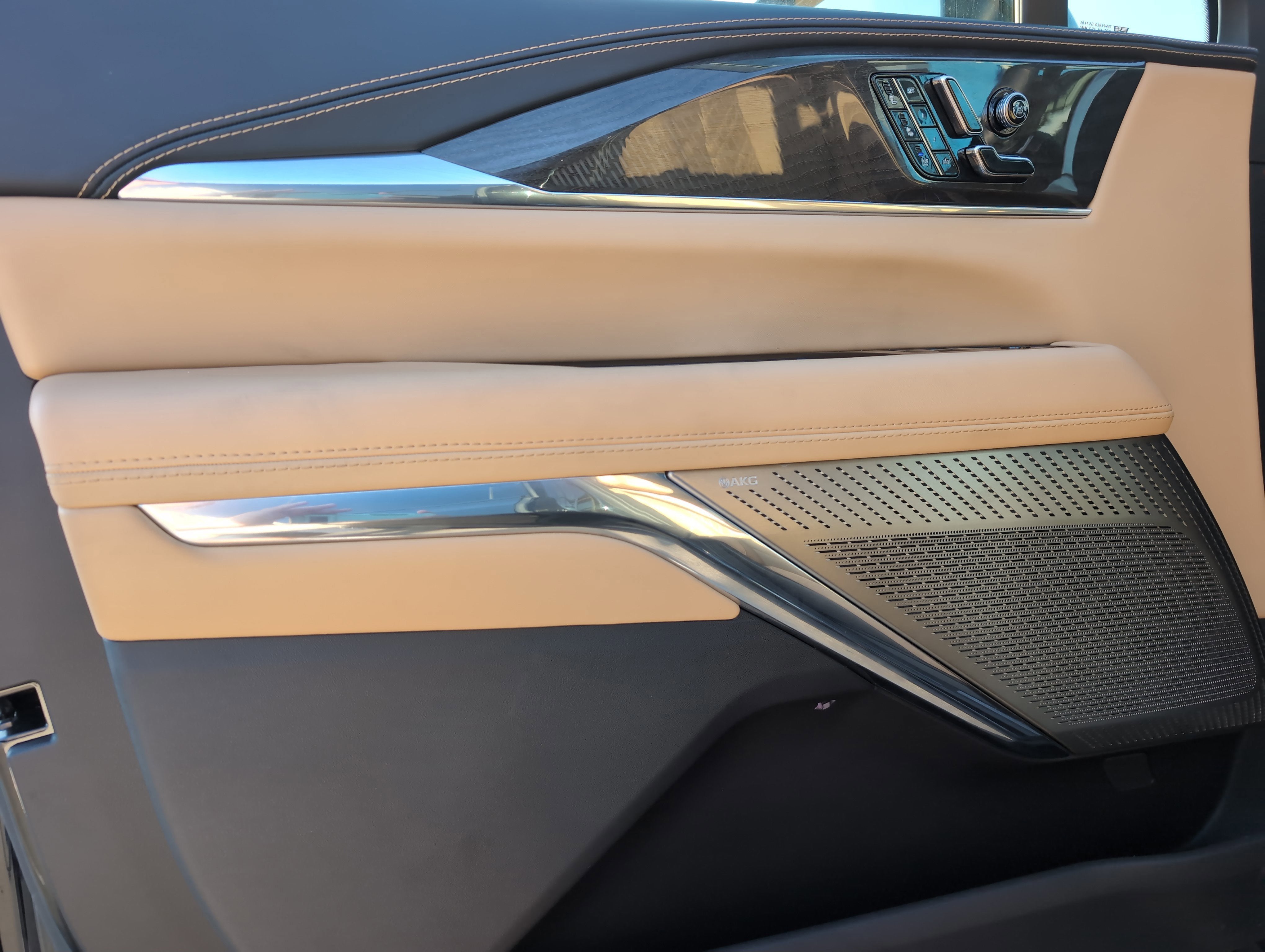 2025 Cadillac ESCALADE IQ Sport 2