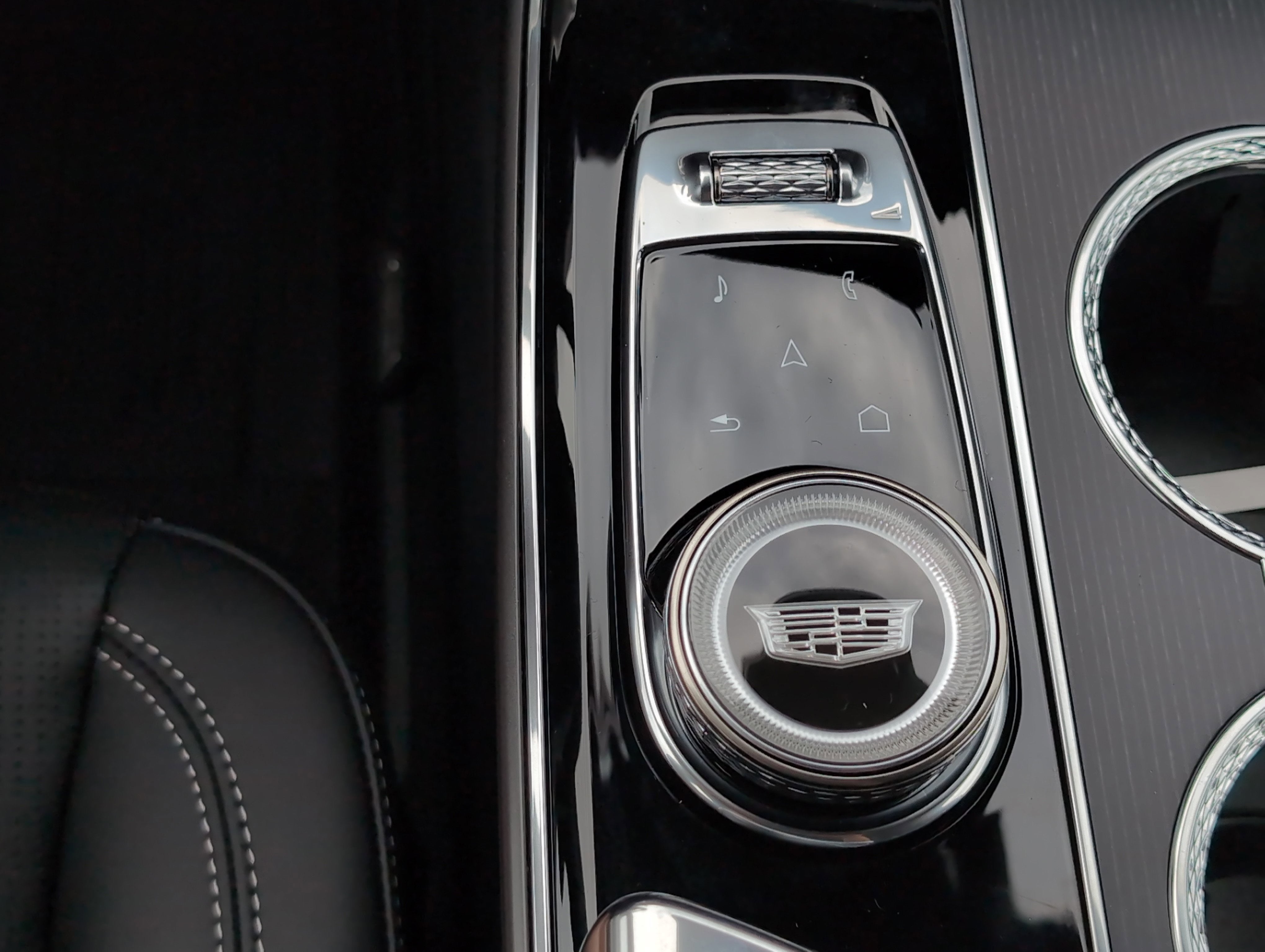 2026 Cadillac LYRIQ V-Series