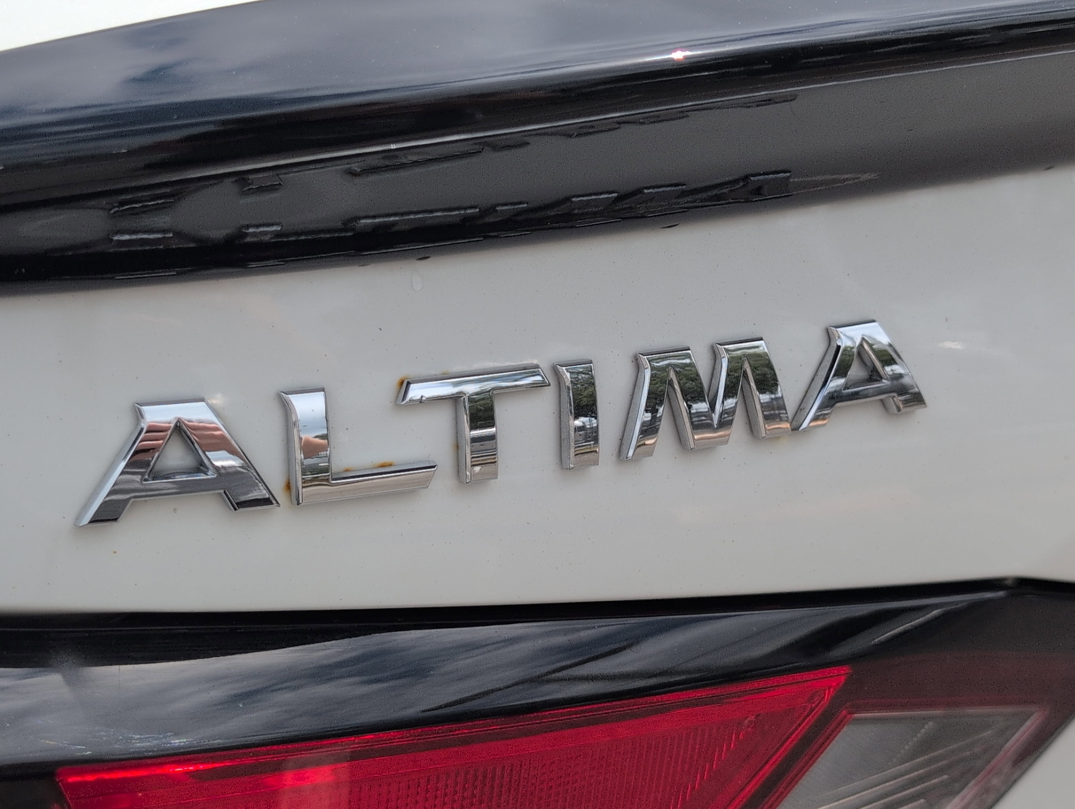 2022 Nissan Altima SR FWD