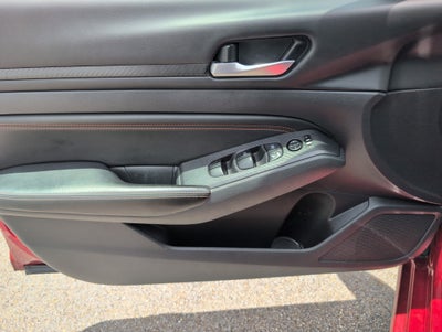 2022 Nissan Altima SR FWD