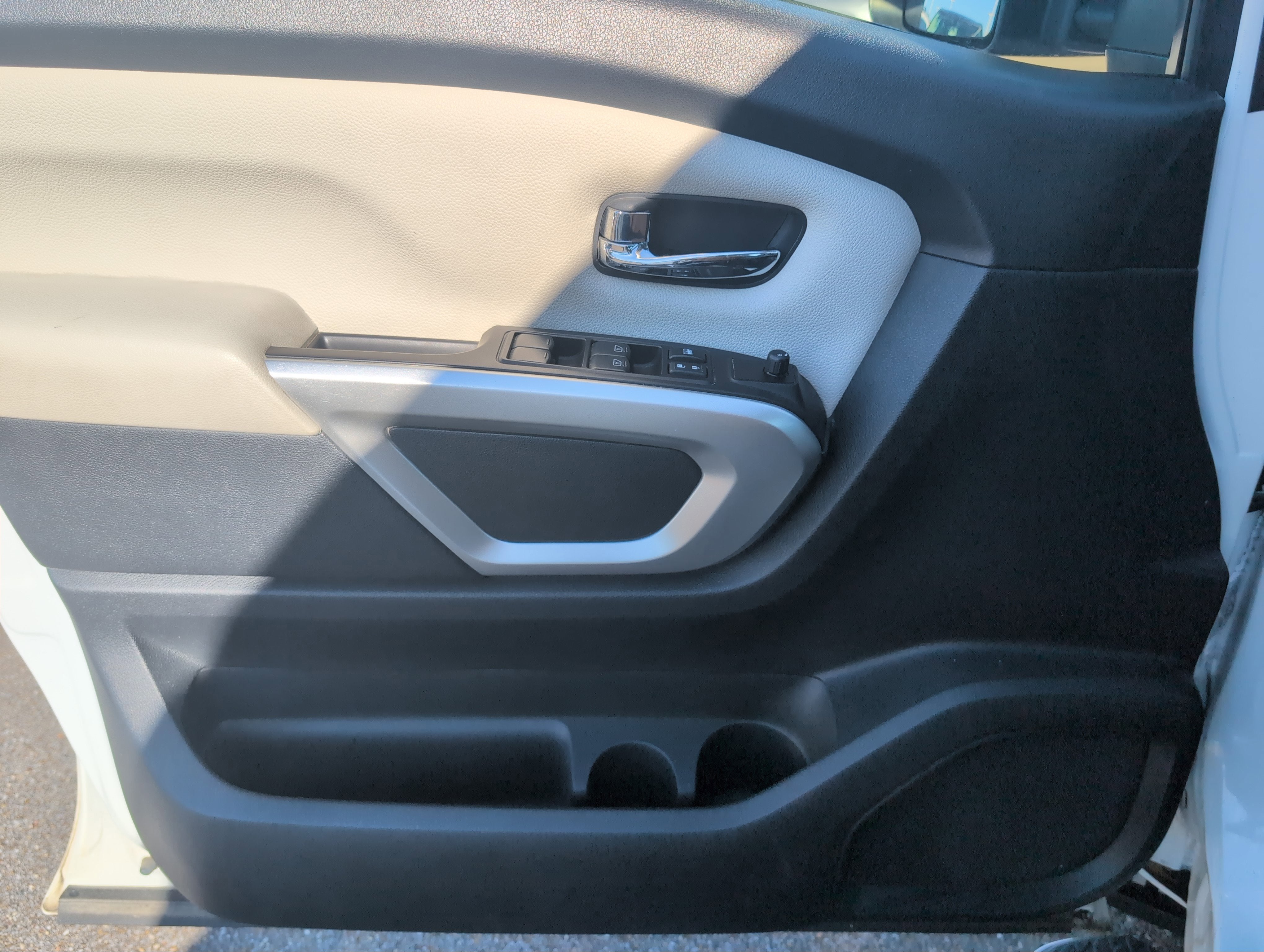 2020 Nissan TITAN Crew Cab SV 4x2