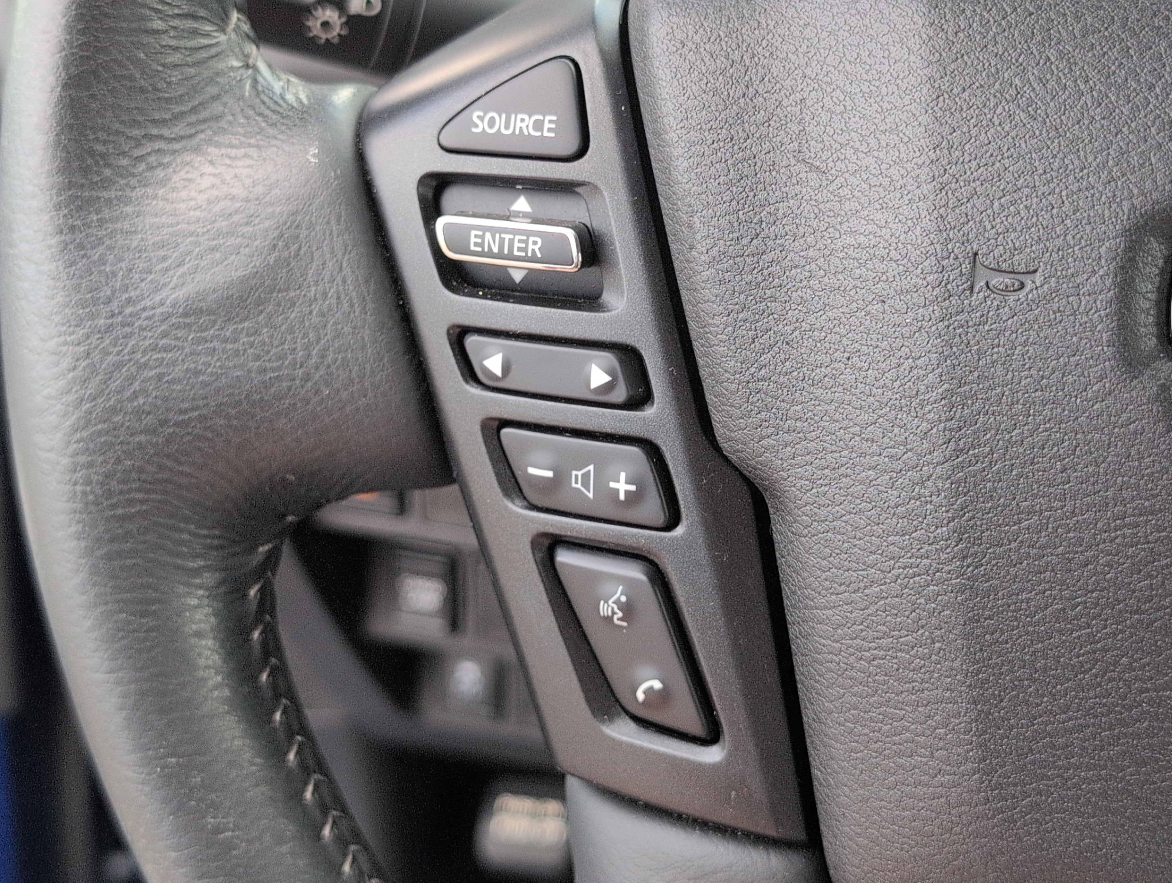 2024 Nissan Frontier Crew Cab SV 4x2