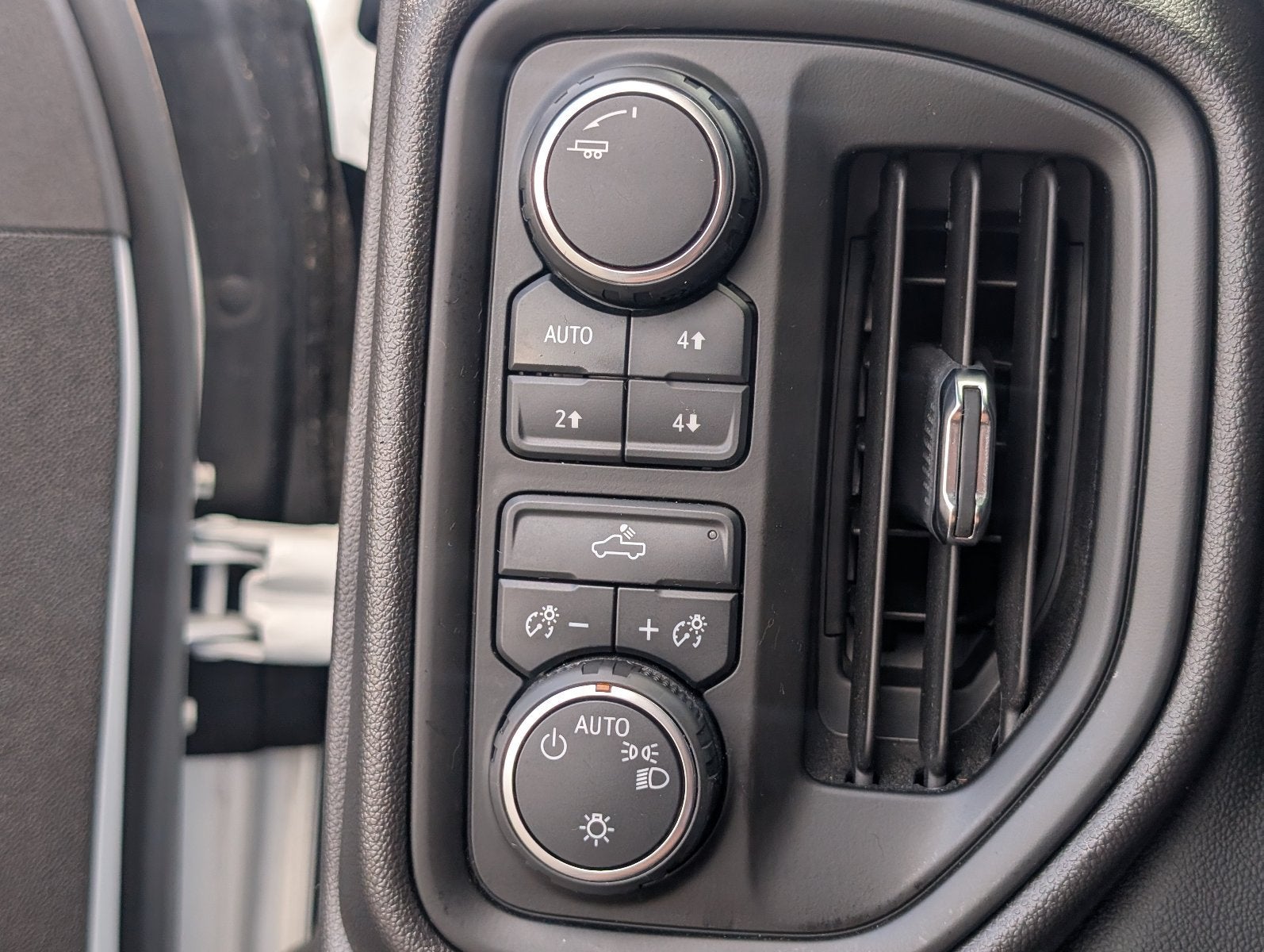 2024 Chevrolet Silverado 1500 Custom Trail Boss