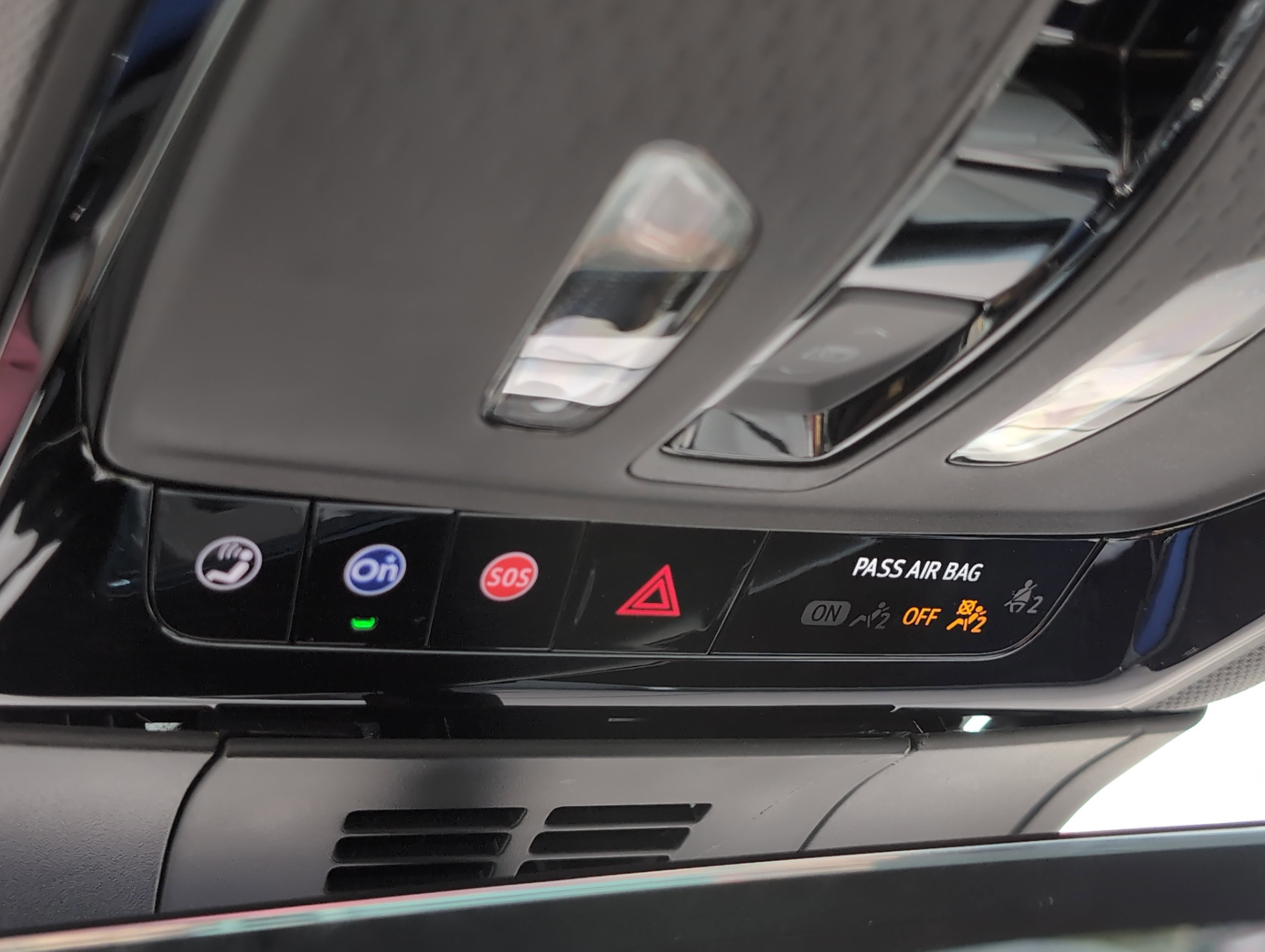 2025 Cadillac OPTIQ Luxury 1