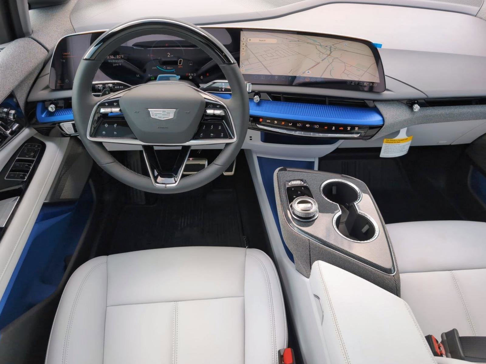 2025 Cadillac OPTIQ Luxury 1