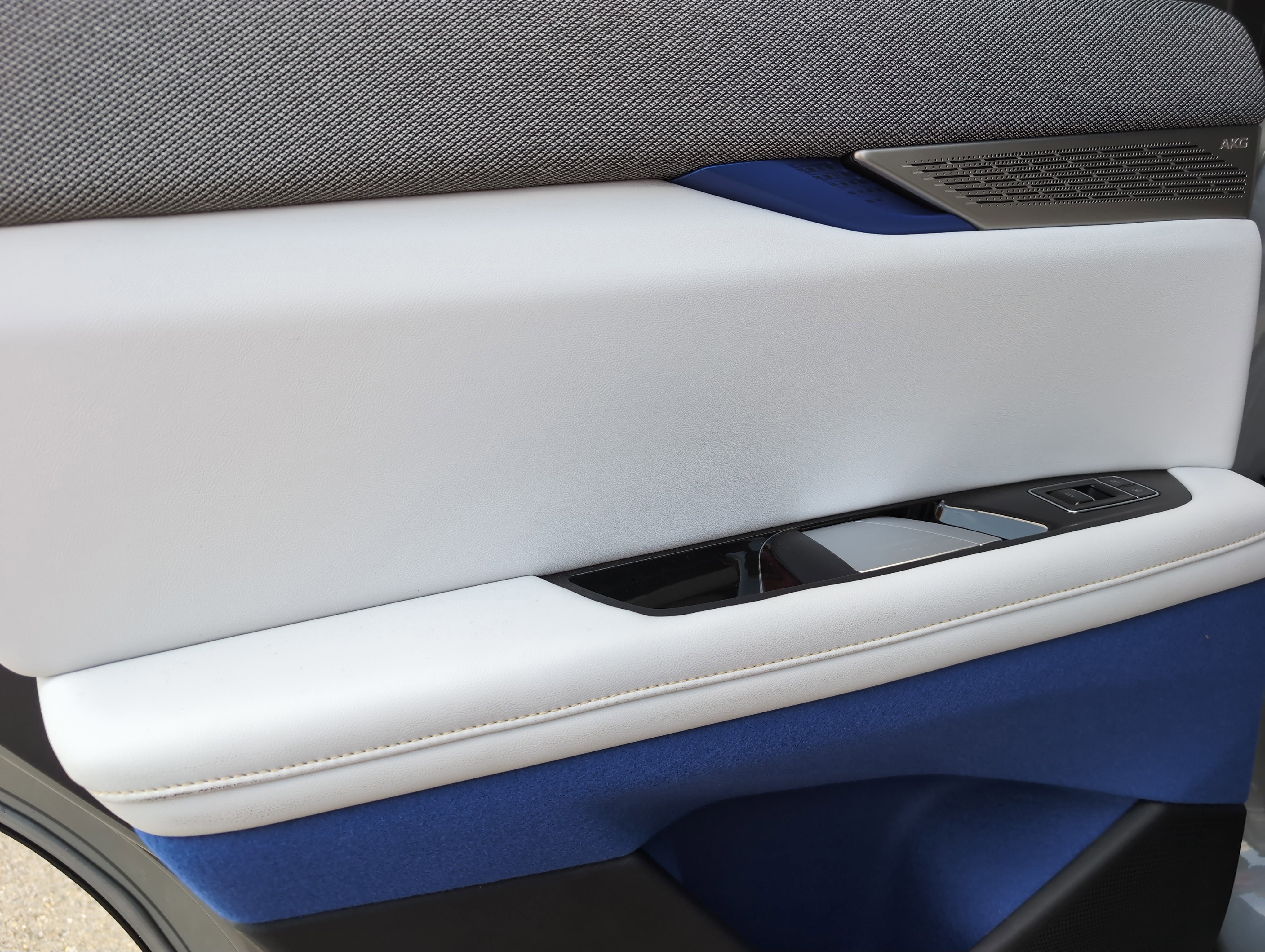 2025 Cadillac OPTIQ Luxury 1